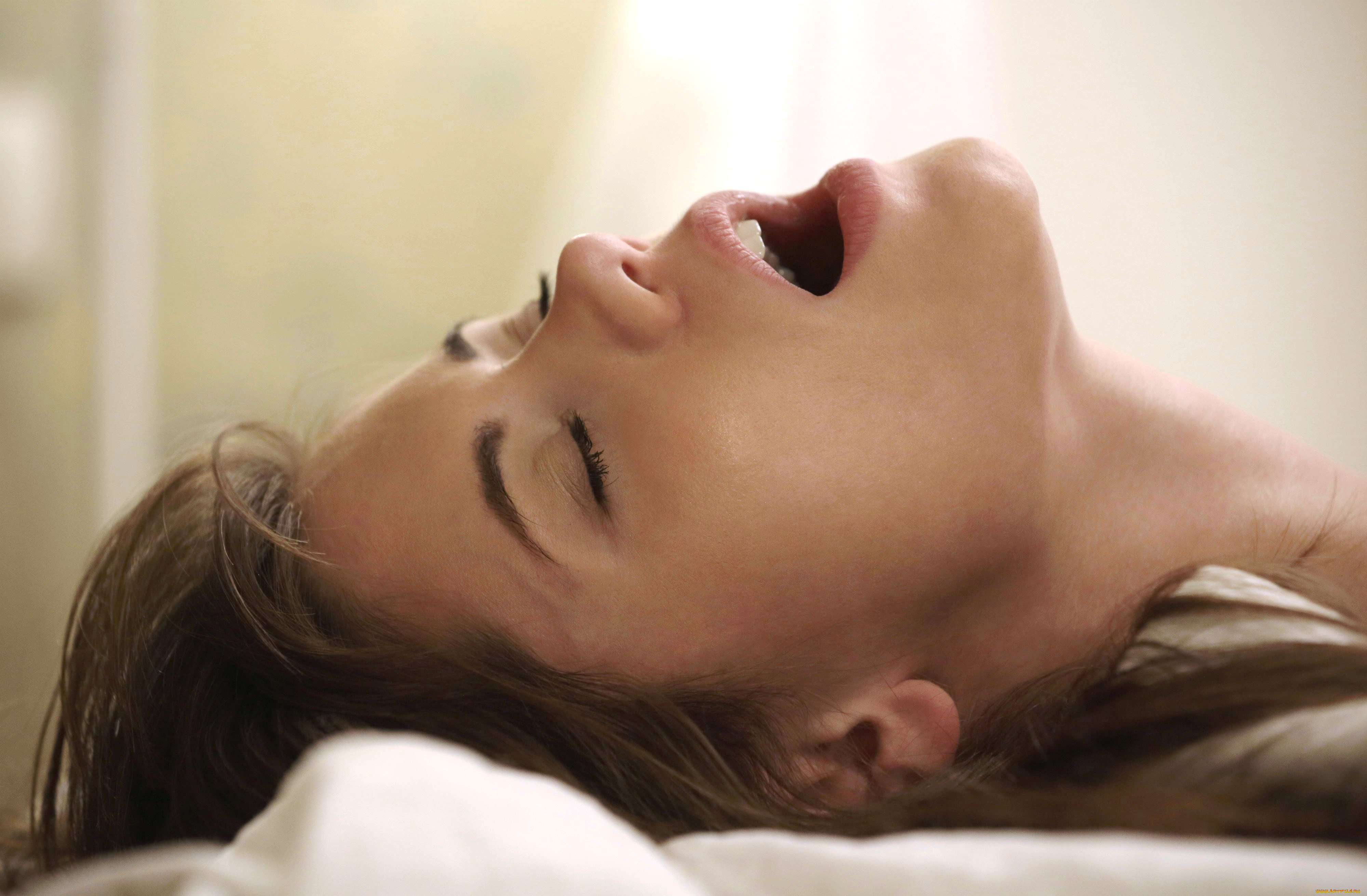 девушки, little, caprice, голова, рот, крик, постель