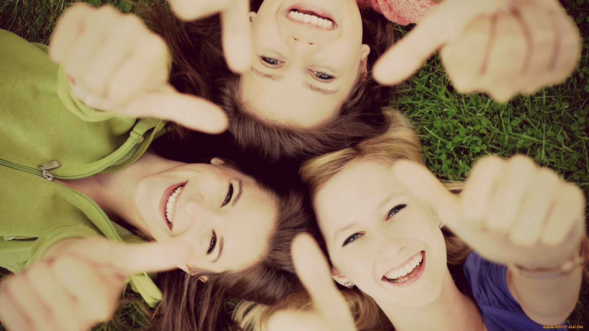 девушки, -unsort, , группа, девушек, жесты, лица, улыбки, смех, дружба, трава