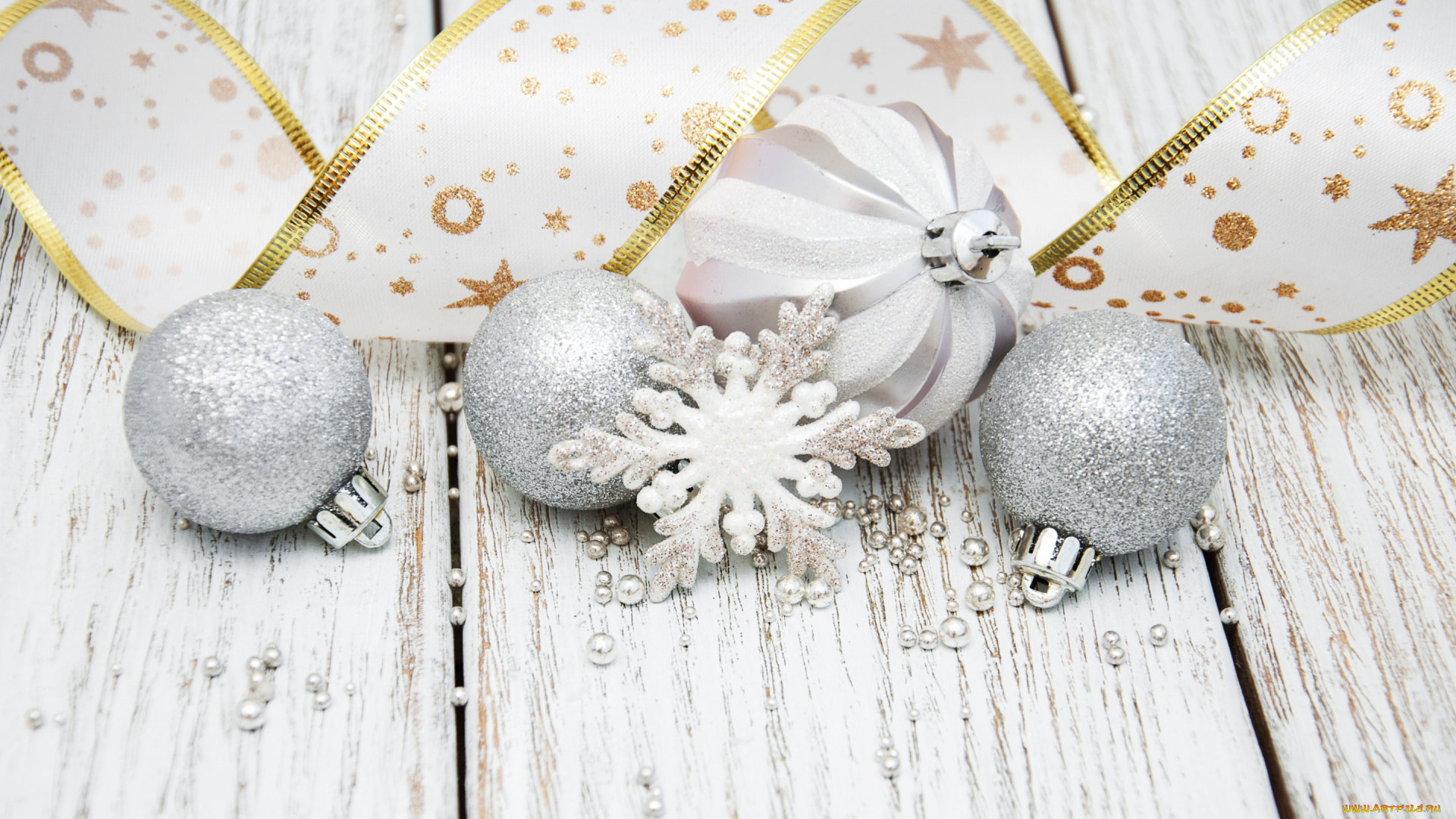 праздничные, -, разное, , новый, год, серебряные, новогодние, шары, с, новым, годом, новогодний, фон, снежинка, белый, блестками, елочные