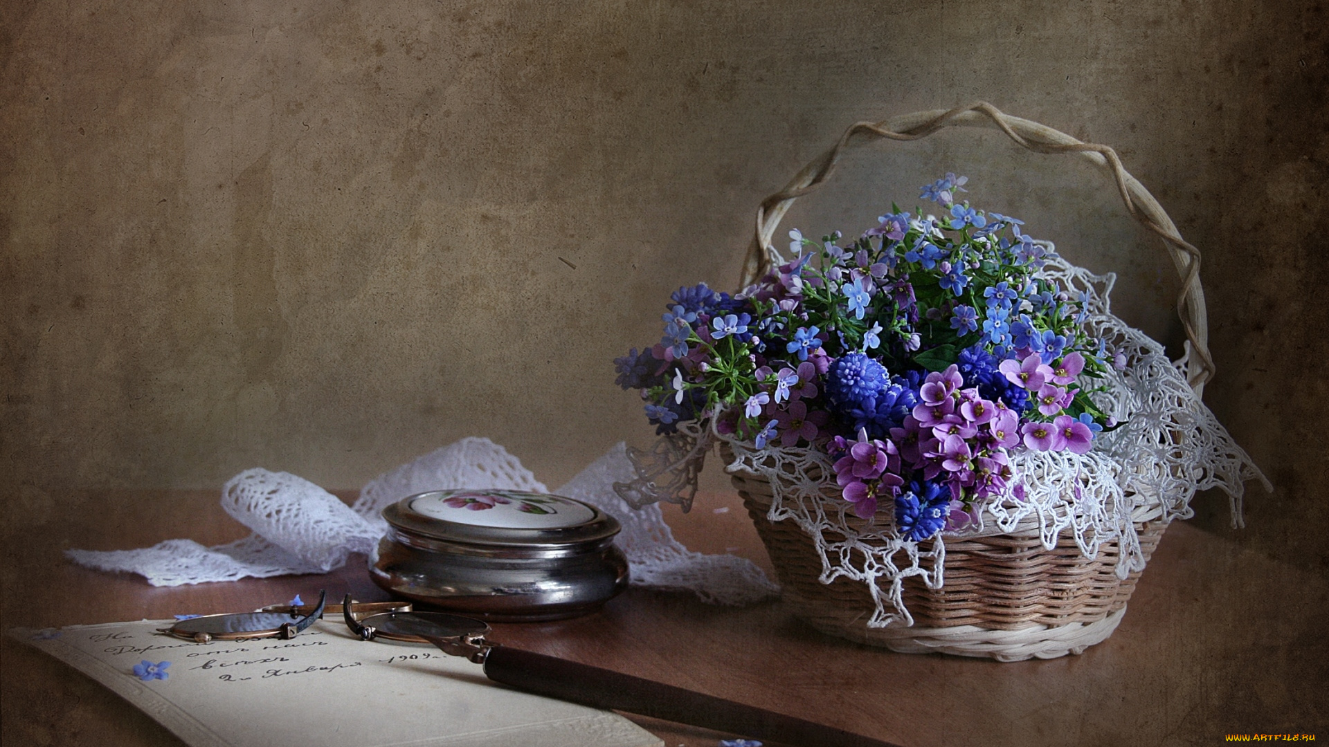 цветы, букеты, , композиции, незабудки, гиацинты, корзинка, перо, натюрморт