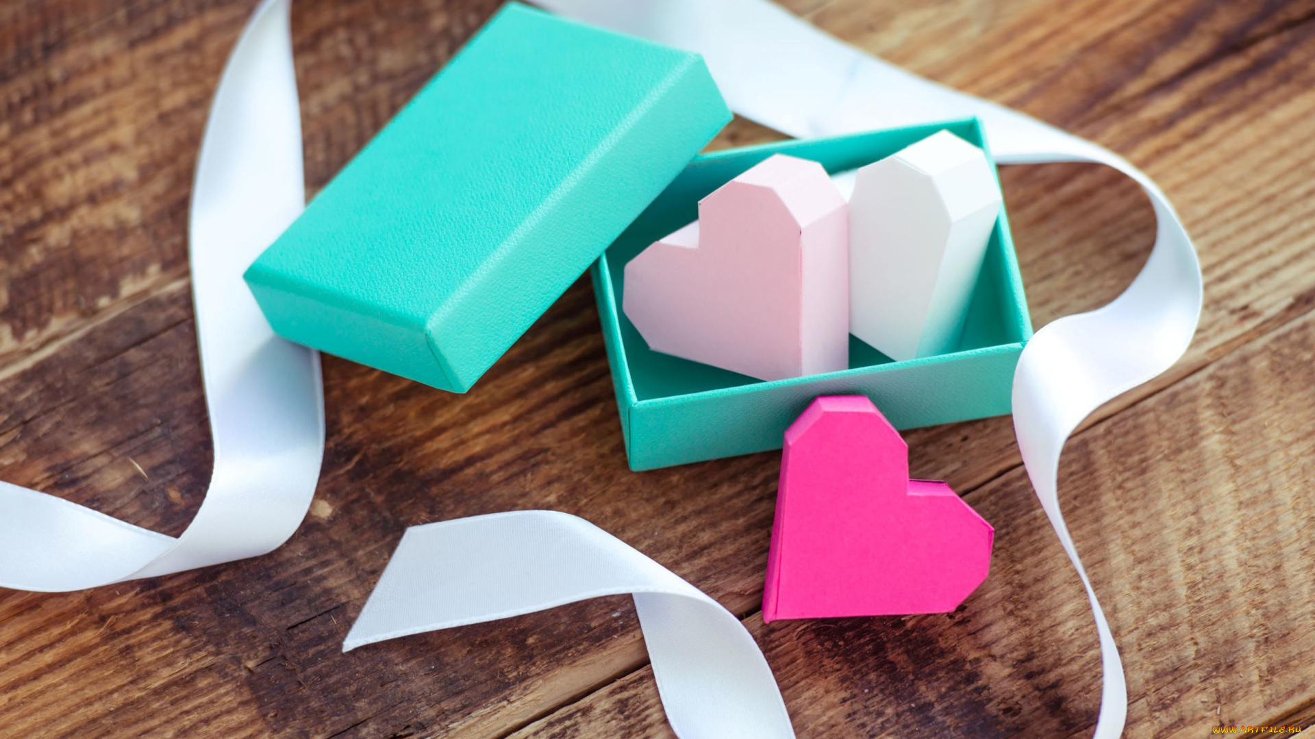 праздничные, день, святого, валентина, , сердечки, , любовь, сердечки, сердце, бумажные, бумага, коробка, коробочка, подарок, любовь, лента, атласная