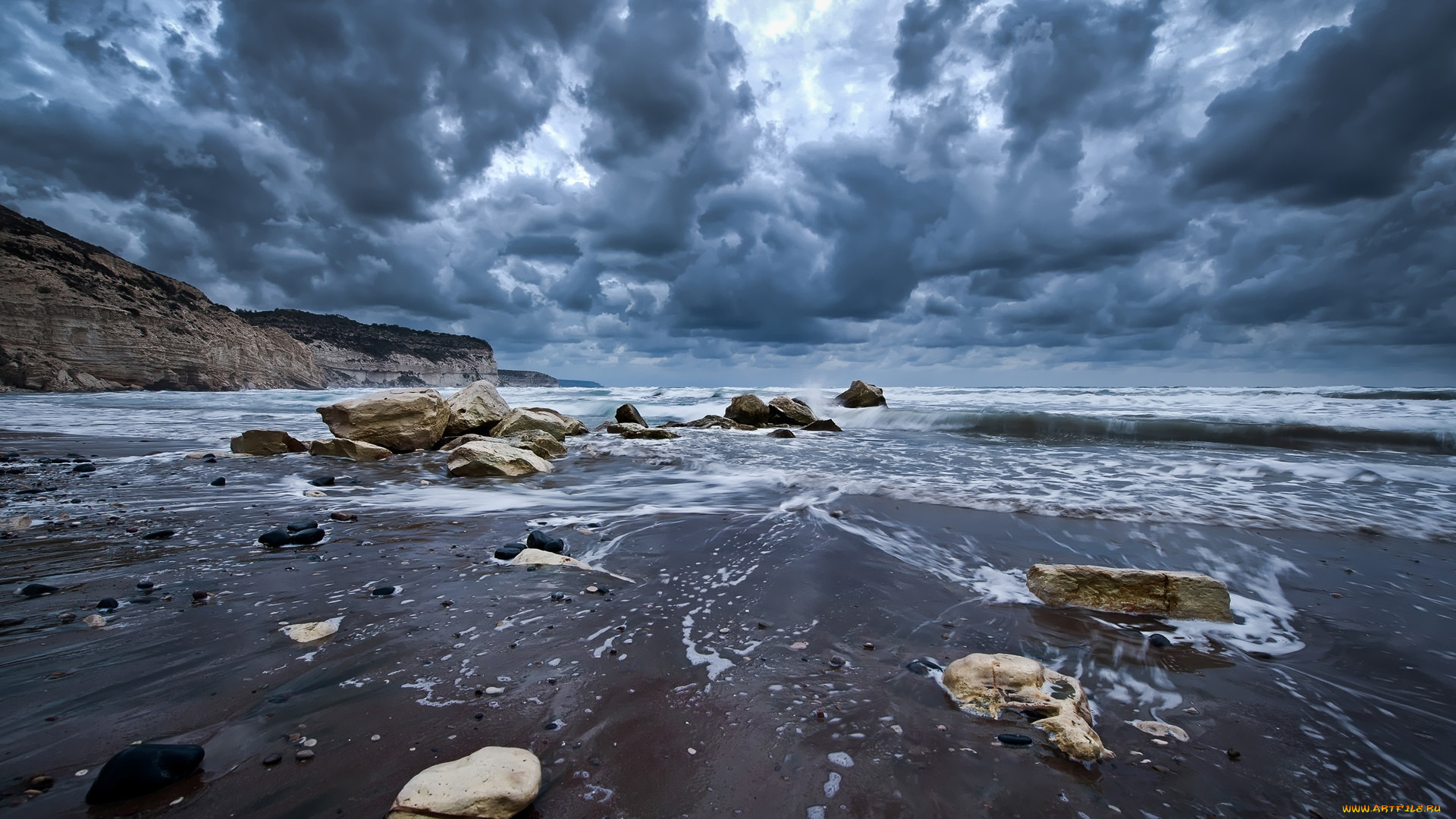 природа, побережье, камни, пляж, океан, сумрак, прибой, тучи, волны