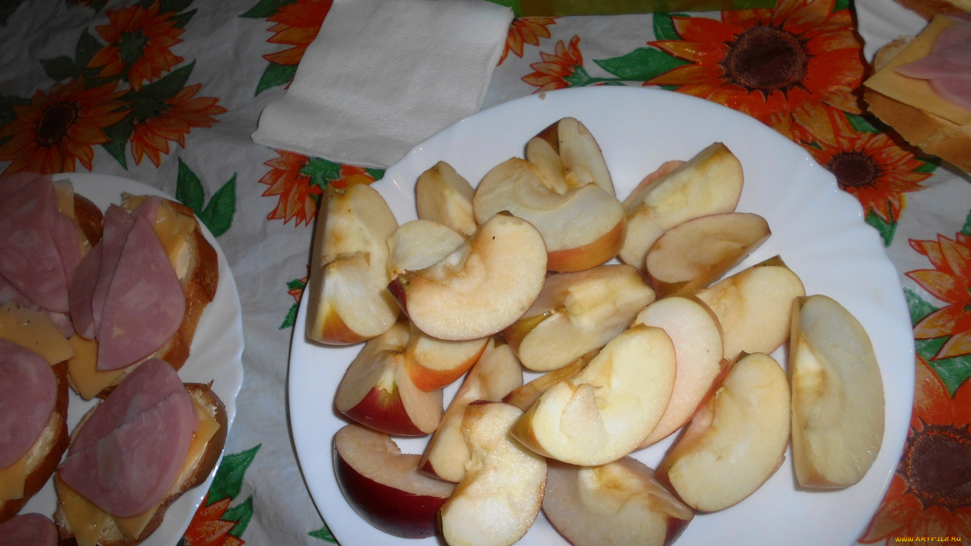 еда, яблоки, бутерброды, хлеб, колбаса, сыр