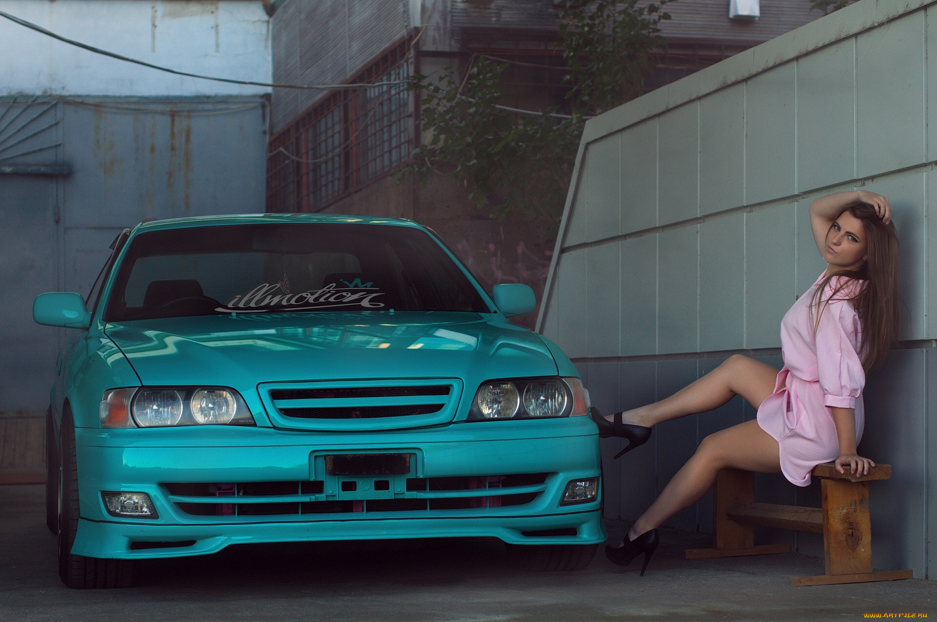 девушка, и, авто, автомобили, -авто, с, девушками, девушка, женщина, шатенка, темноволосая, сексуальная, модель, звезда, позирует, разная, обувь, верхняя, стильная, одежда, нижнее, эротическое, бельё, трусы, лифчик, колготки, чулки, аксессуары, макияж, и, множество, элементов, на, фотографии