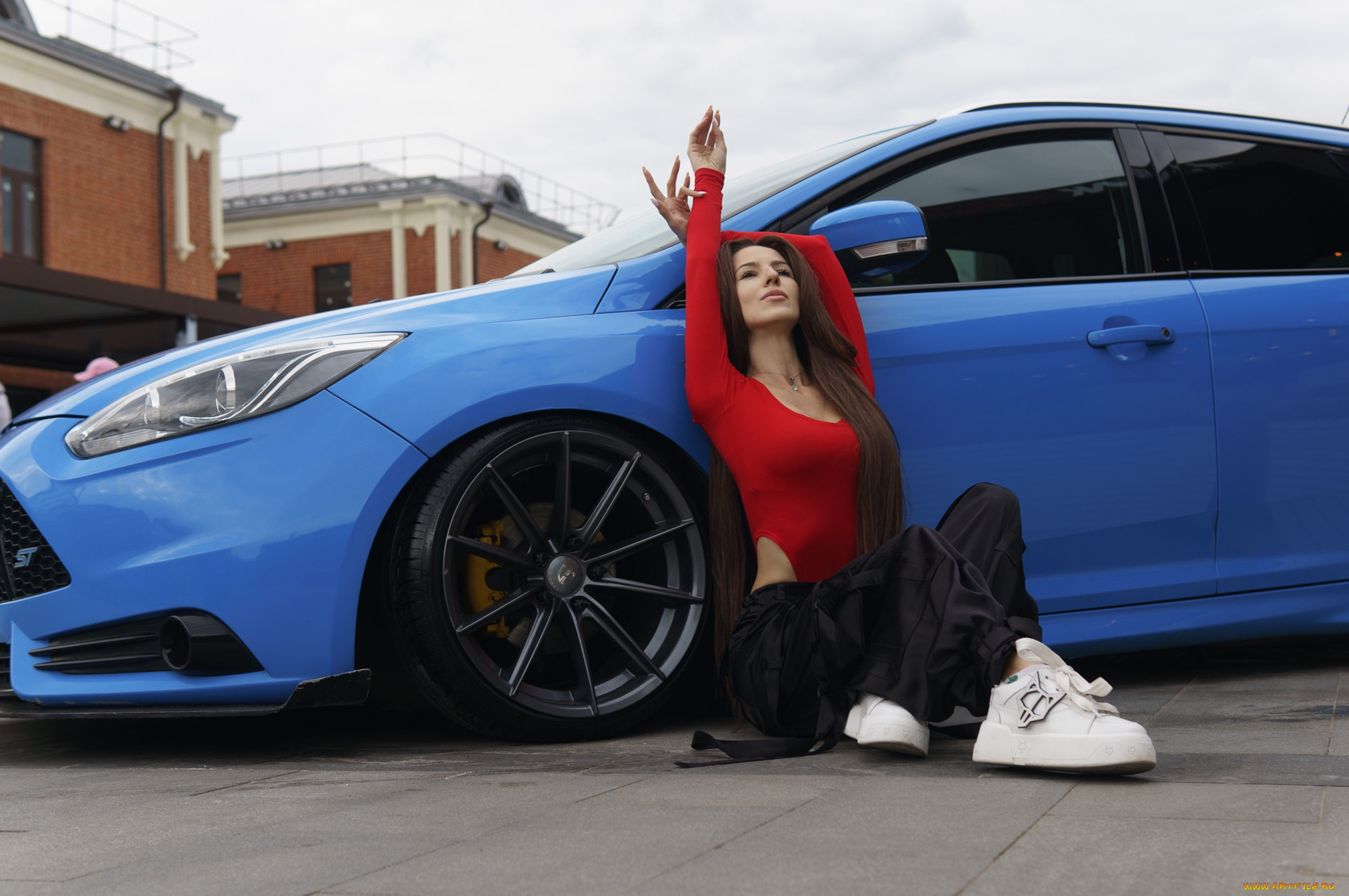 девушка, и, авто, автомобили, -авто, с, девушками, девушка, женщина, брюнетка, темноволосая, сексуальная, модель, звезда, позирует, разная, обувь, верхняя, стильная, одежда, нижнее, эротическое, бельё, трусы, лифчик, колготки, чулки, аксессуары, макияж, и, множество, элементов, на, фотографии