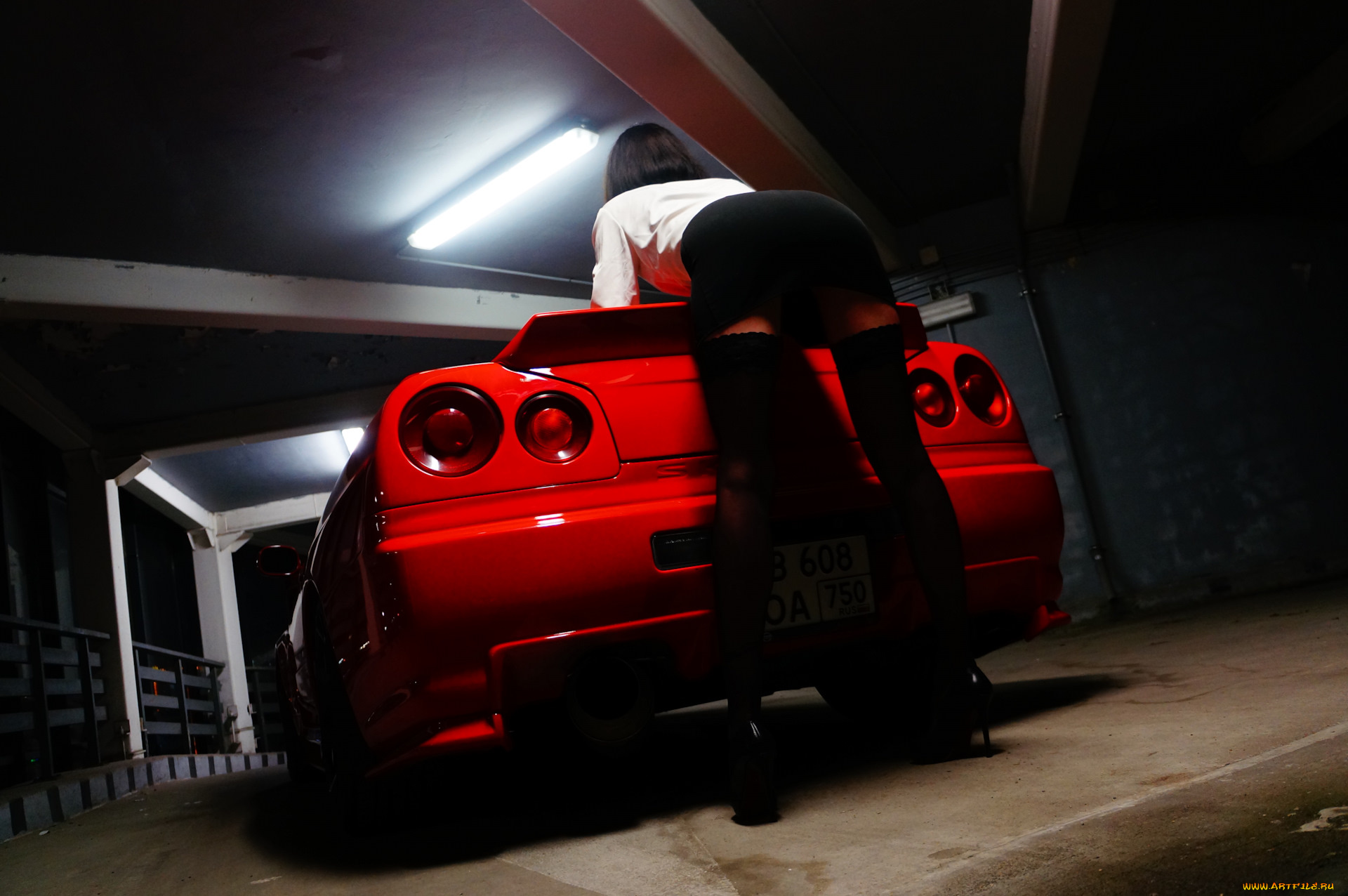 девушка, и, авто, автомобили, -авто, с, девушками, девушка, женщина, брюнетка, темноволосая, сексуальная, модель, звезда, позирует, разная, обувь, верхняя, стильная, одежда, нижнее, эротическое, бельё, трусы, лифчик, колготки, чулки, аксессуары, макияж, и, множество, элементов, на, фотографии