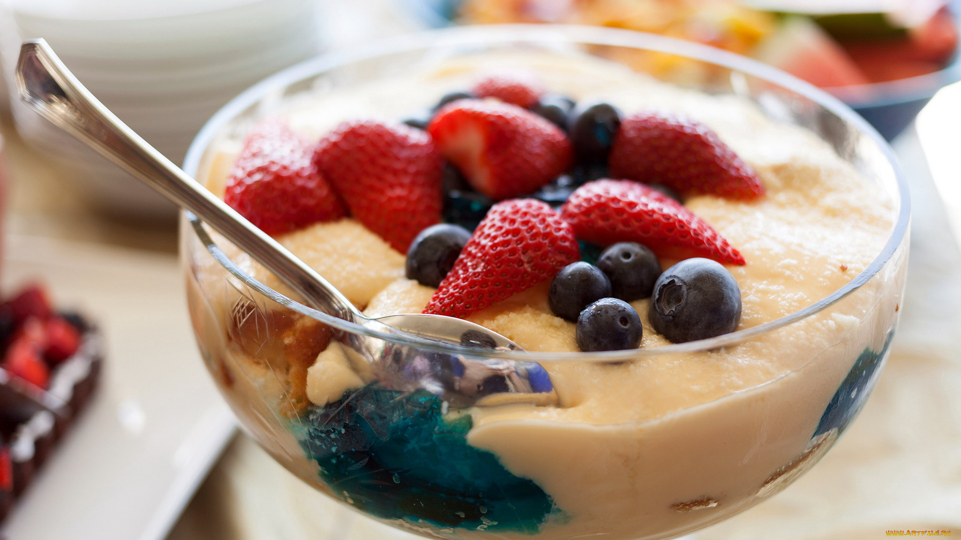 еда, мороженое, , десерты, креманка, десерт, клубника, черника