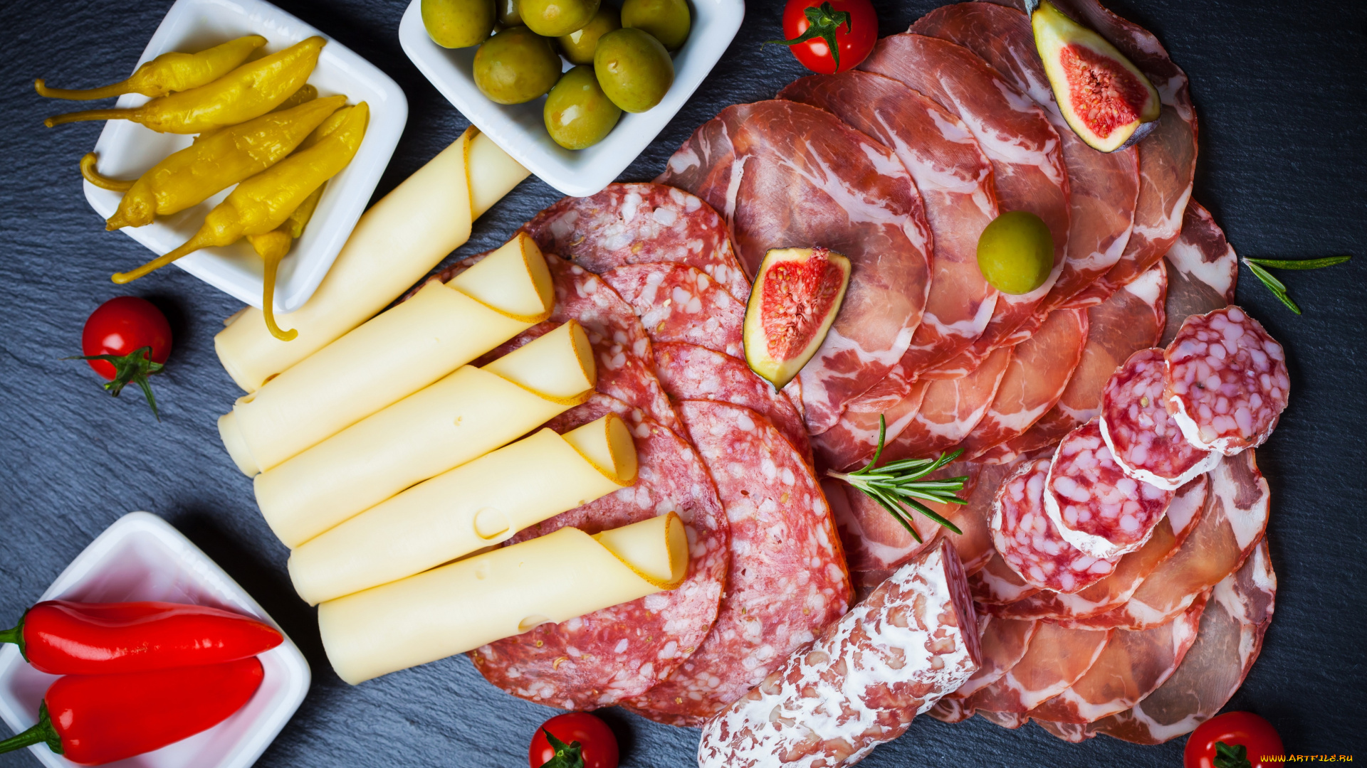 еда, разное, колбасная, нарезка, сыр, зелень, ассорти, лук, перец, инжир, помидоры