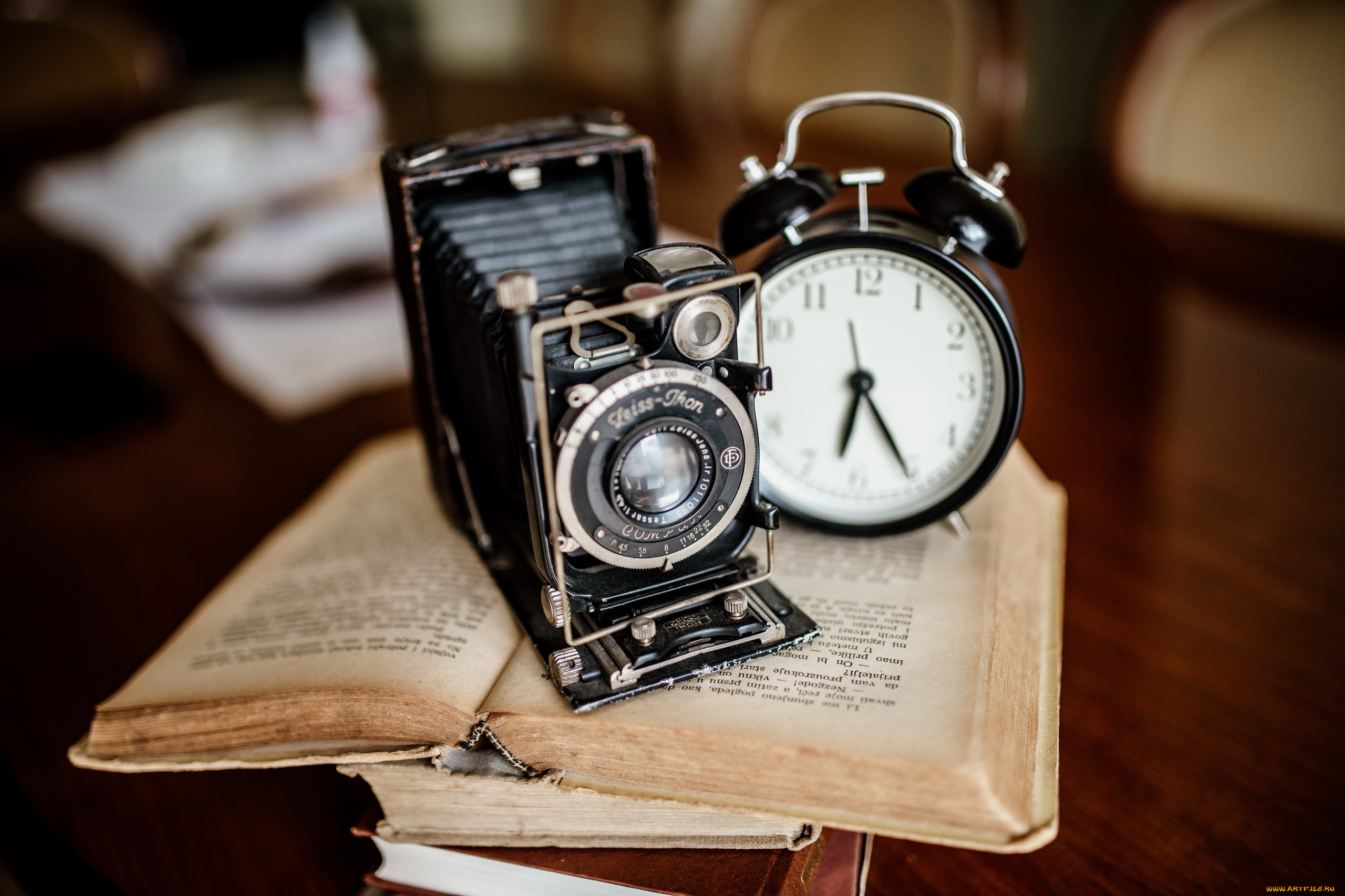 разное, ретро, , винтаж, книга, фотокамера, будильник