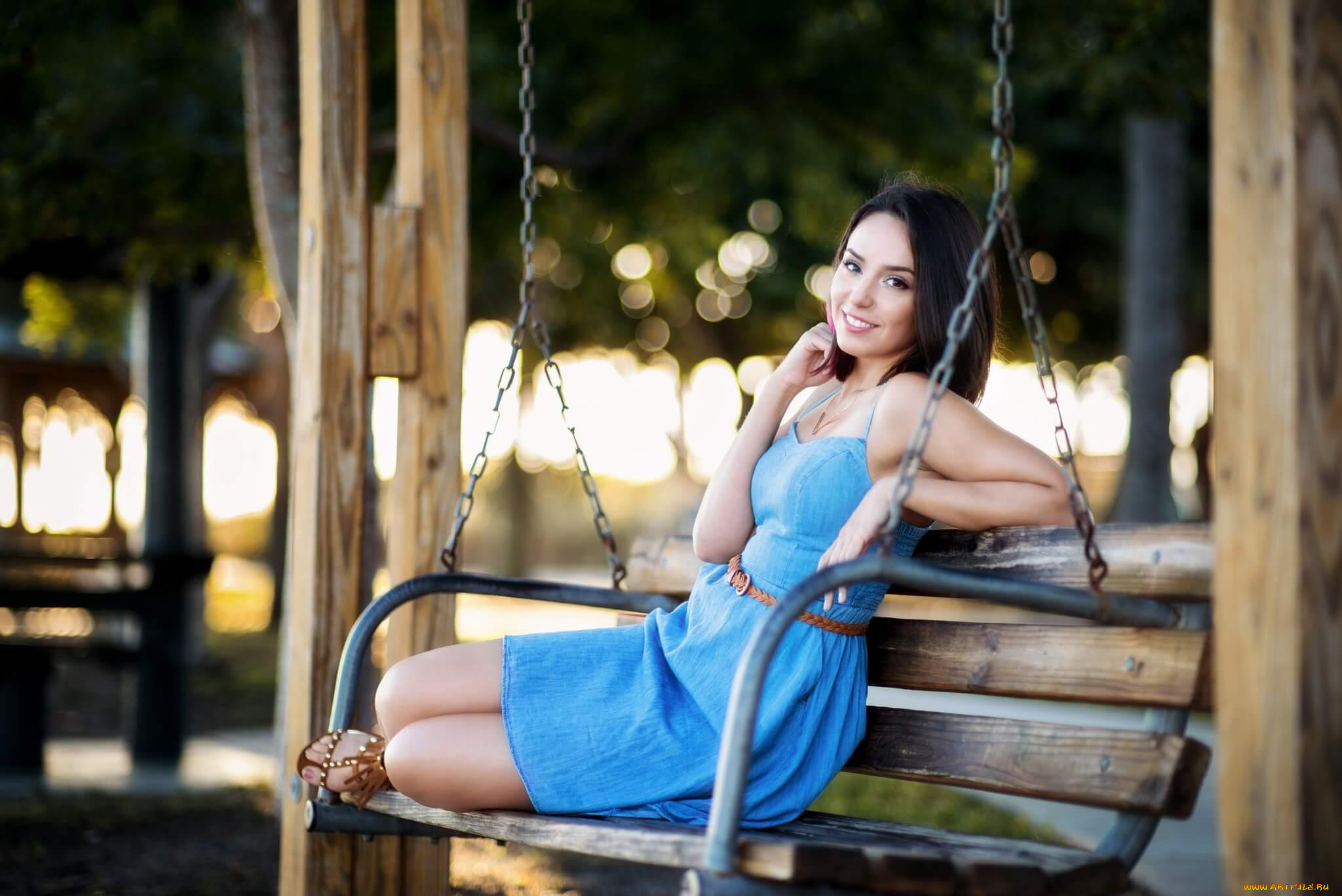 девушки, -unsort, , брюнетки, темноволосые, улыбка, качели, сарафан, брюнетка