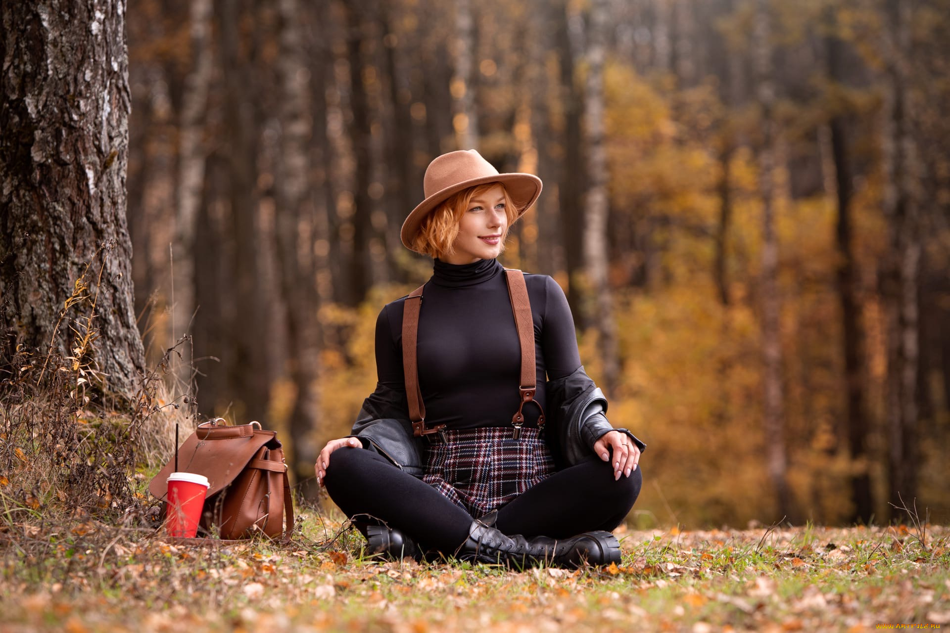 анастасия, жилина, девушки, анастасия, жилина, осень, лес, деревья, листва, красотка, девушка, модель, рыжеволосая, поза, стройная, сексуальная, флирт