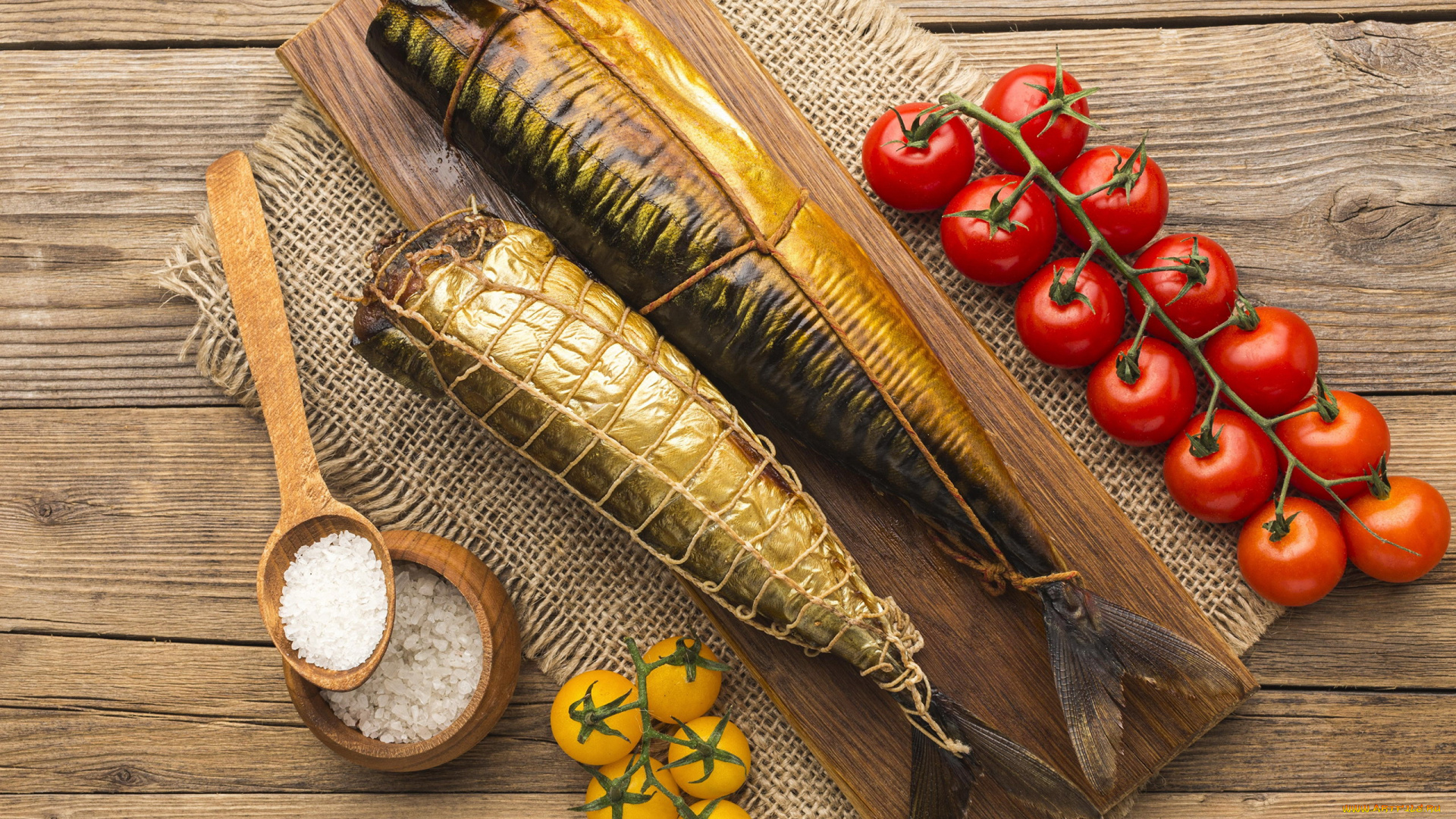 еда, рыбные, блюда, , с, морепродуктами, соль, помидоры, копченая, рыба, скумбрия