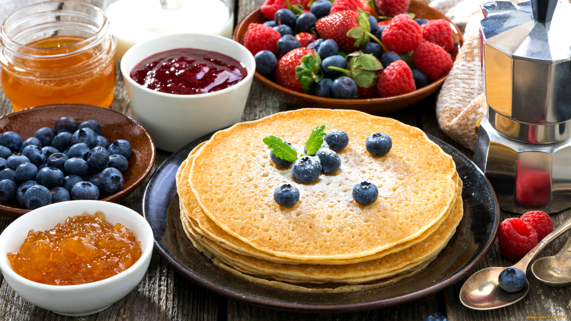еда, блины, , оладьи, джем, клубника, малина, голубика, ягоды