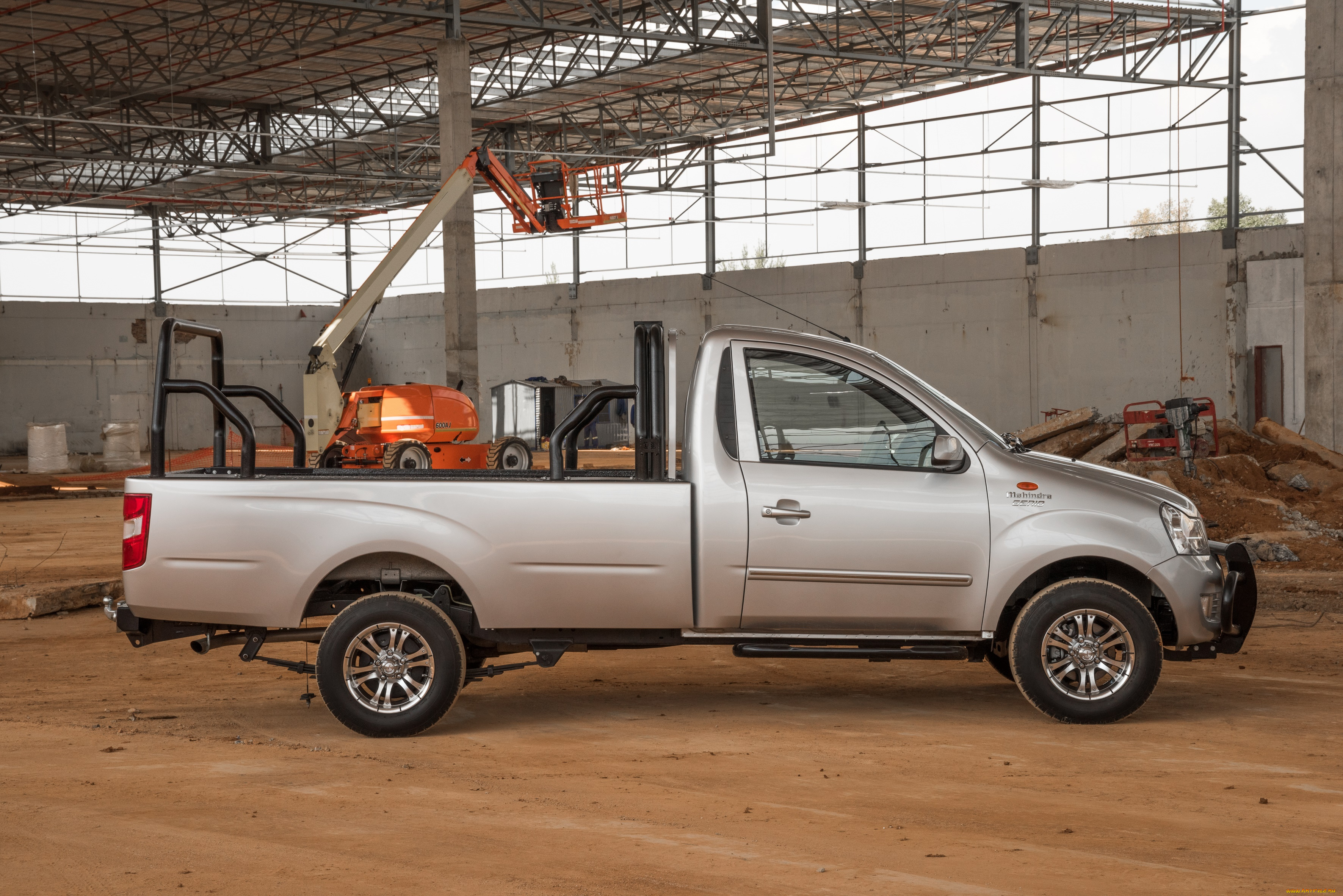 автомобили, mahindra, 2015г, za-spec, cab, single, plus, genio