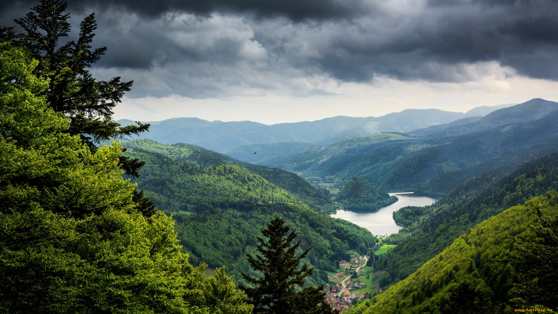 природа, горы, деревня, лес, озеро, тучи