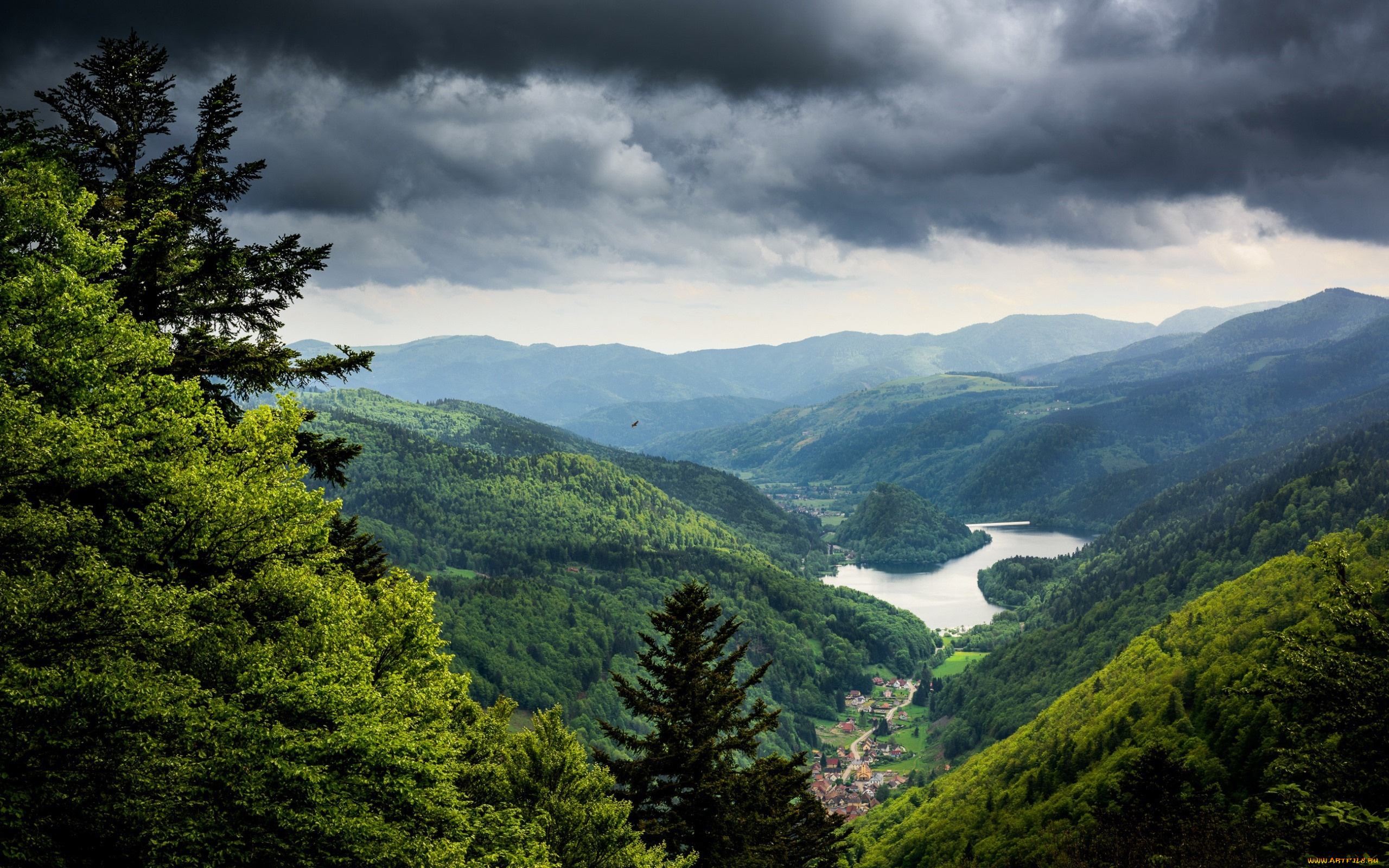 природа, горы, деревня, лес, озеро, тучи