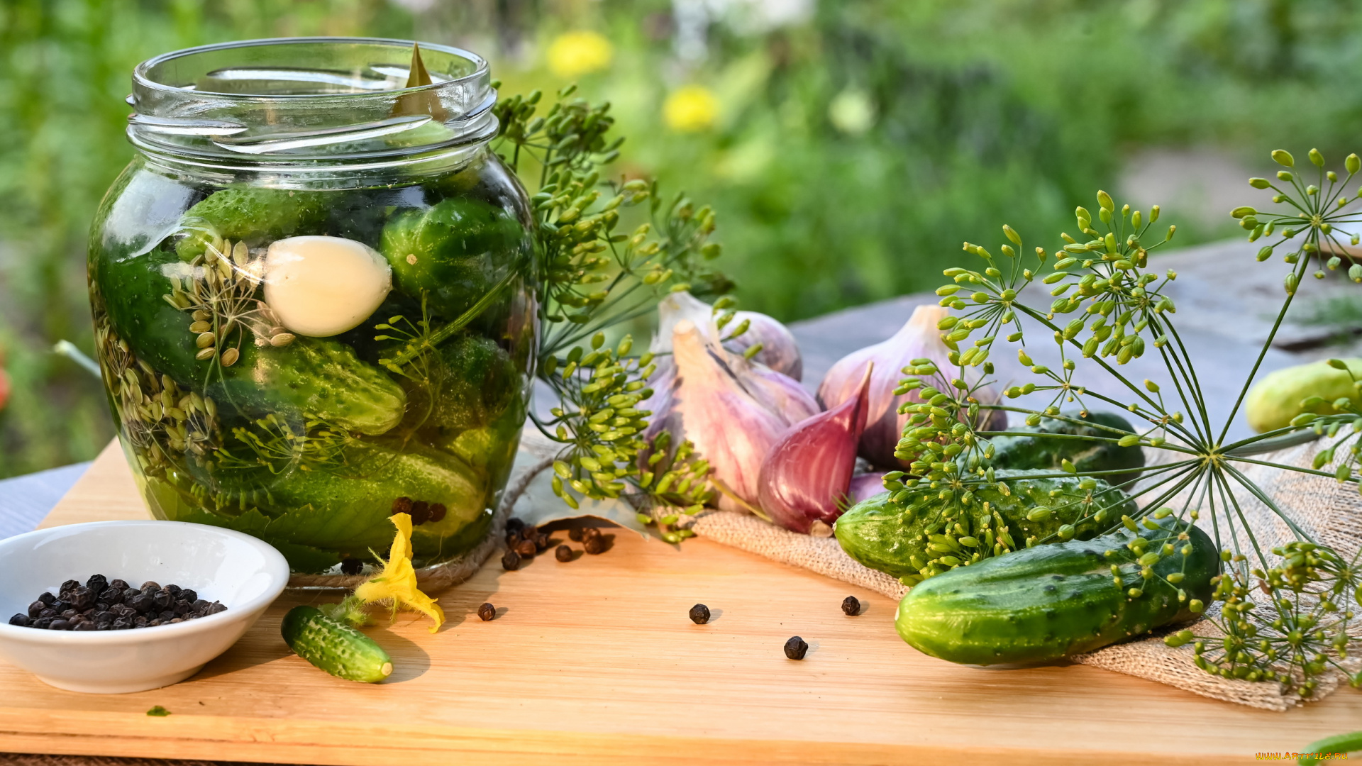 еда, огурцы, чеснок, укроп, перец
