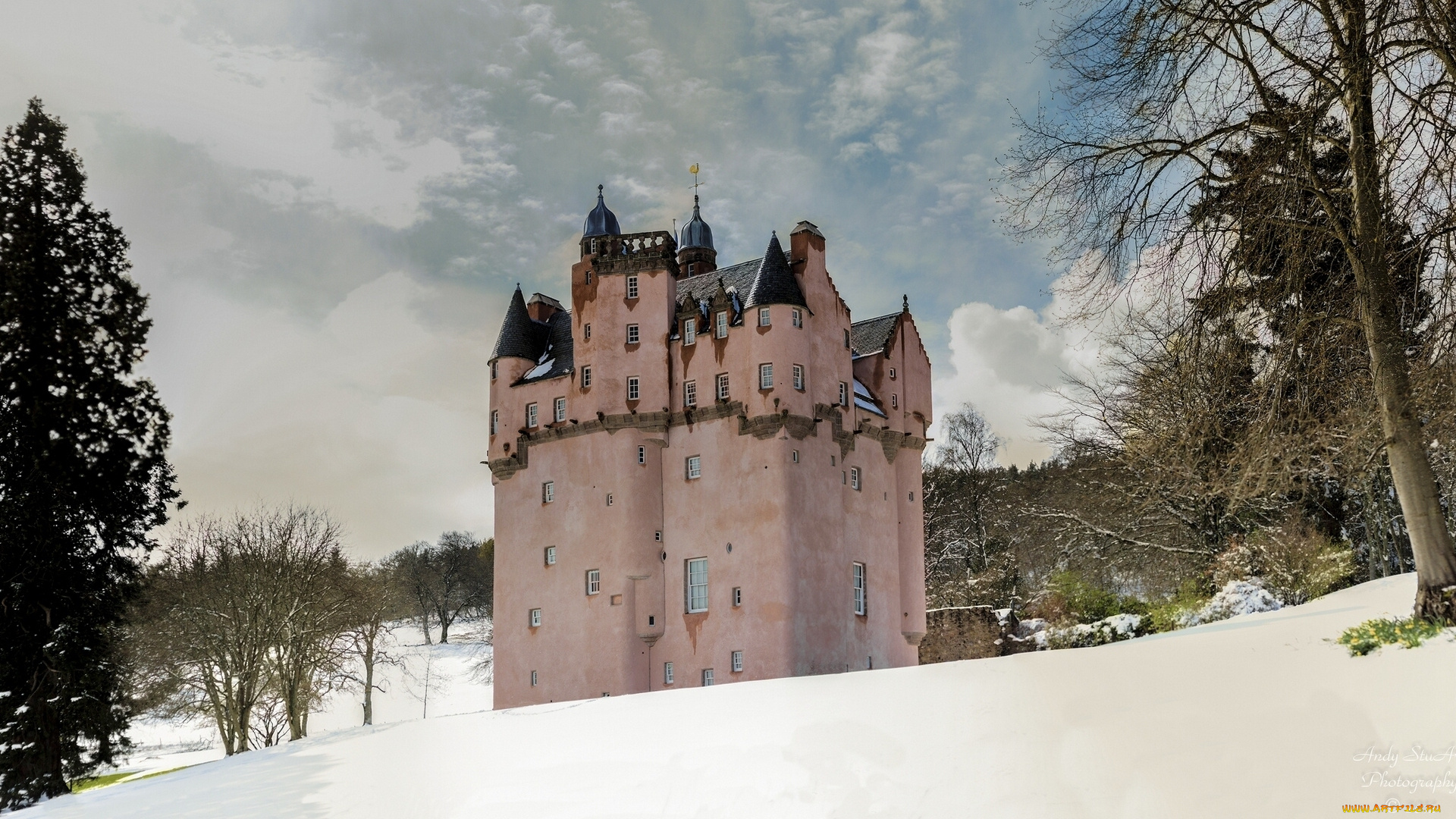 craigievar, castle, , scotland, города, -, дворцы, , замки, , крепости, craigievar, castle, деревья, шотландия, снег, лес, замок, крэгивар, scotland, зима