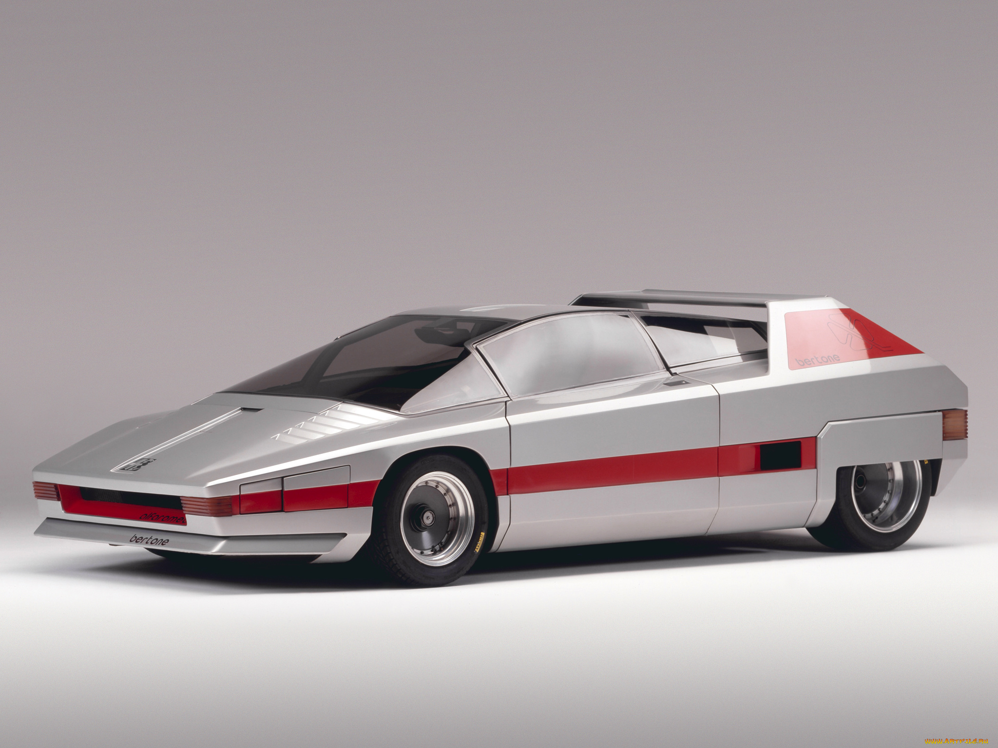 автомобили, bertone, alfa