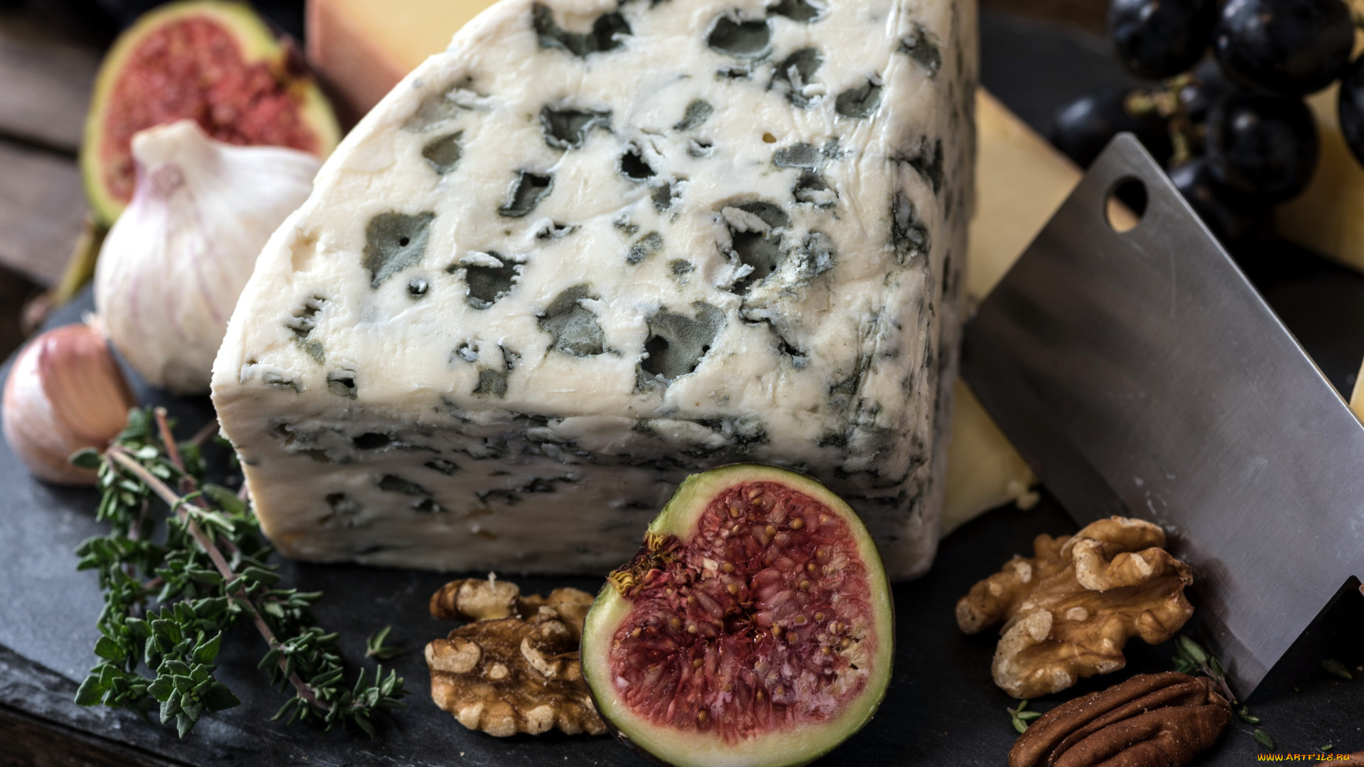 еда, сырные, изделия, инжир, орехи, сыр, чеснок