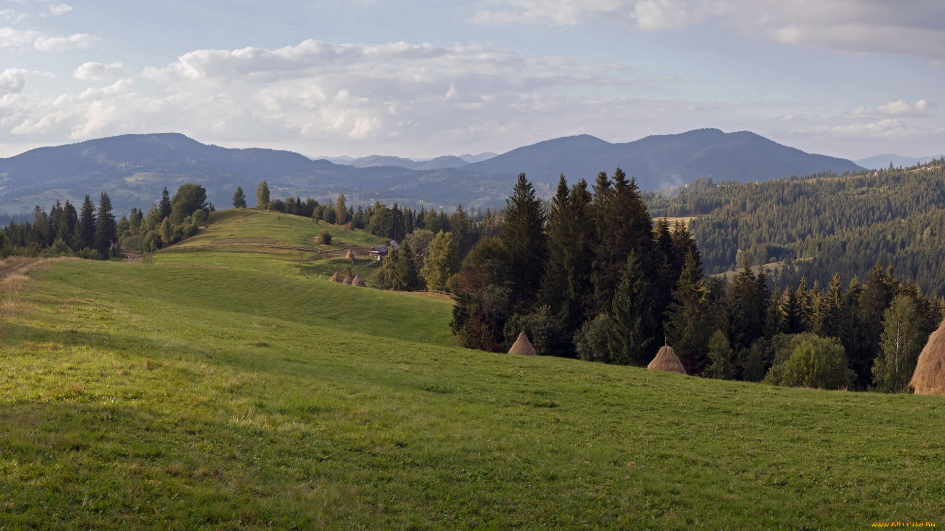 природа, горы, небо, облака, долина, деревья, сено