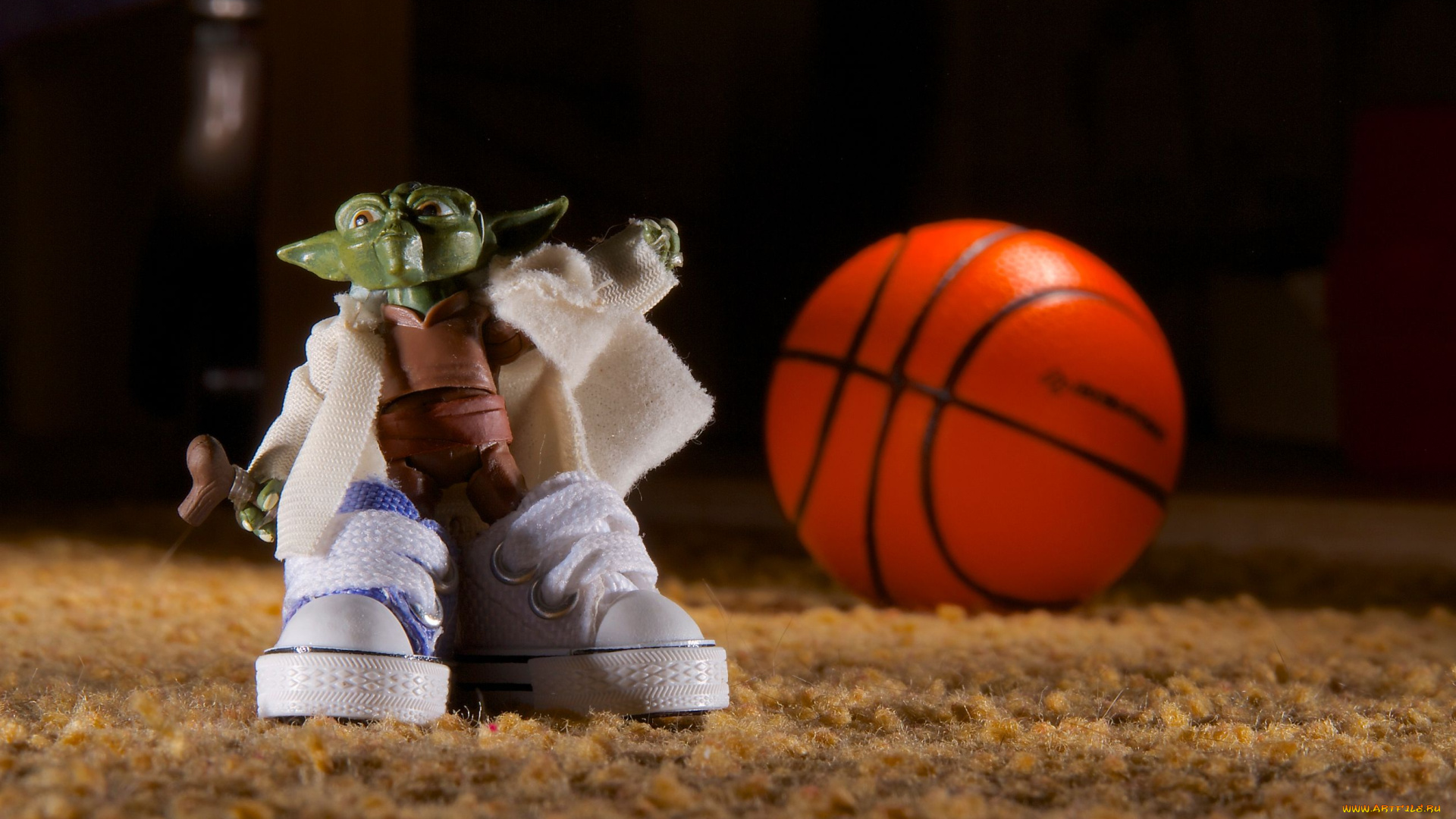 разное, игрушки, кеды, мяч, гремлин