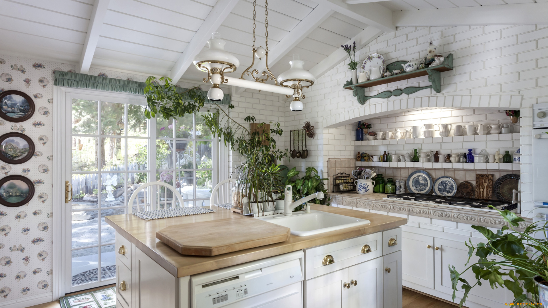 интерьер, кухня, кран, посуда, светильник, вазоны