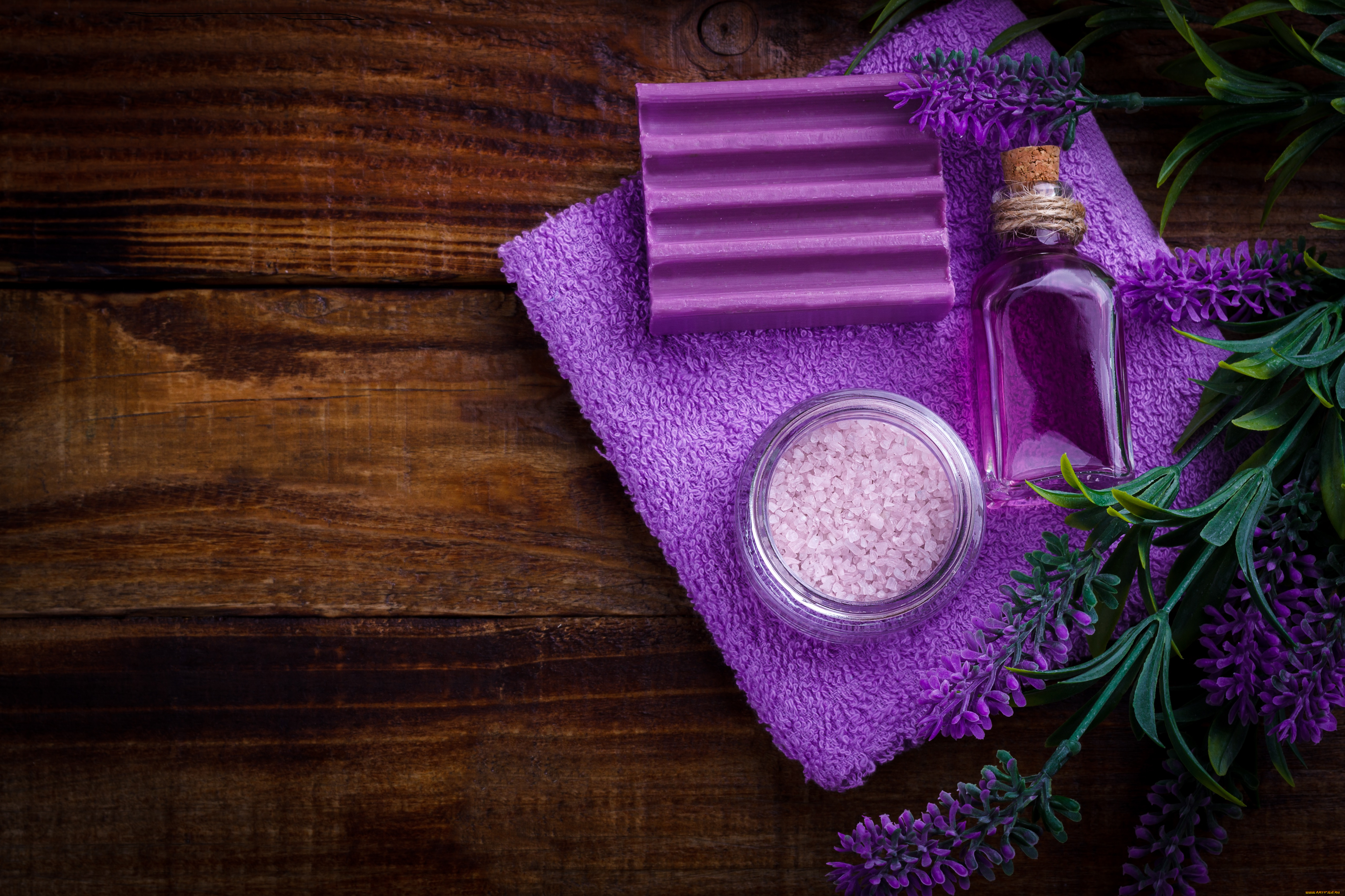 разное, косметические, средства, , духи, расслабиться, фиолетовый, лечение, терапия, полотенце, спа, цветов, здоровья, здоровый, гигиена, лосьон, лаванды, мыло, косметики, кожа, настройка, душ, семена, соль, релаксация, нефть, природный, массаж