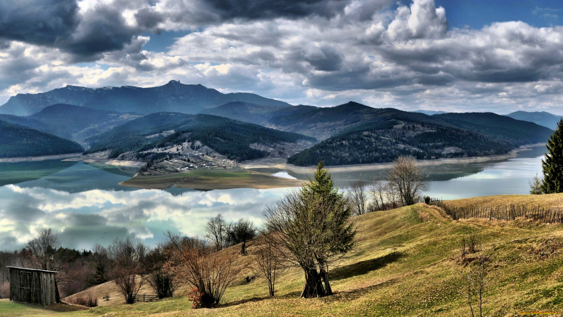 природа, реки, озера, горы, река, трава, деревья, облаа, панорама