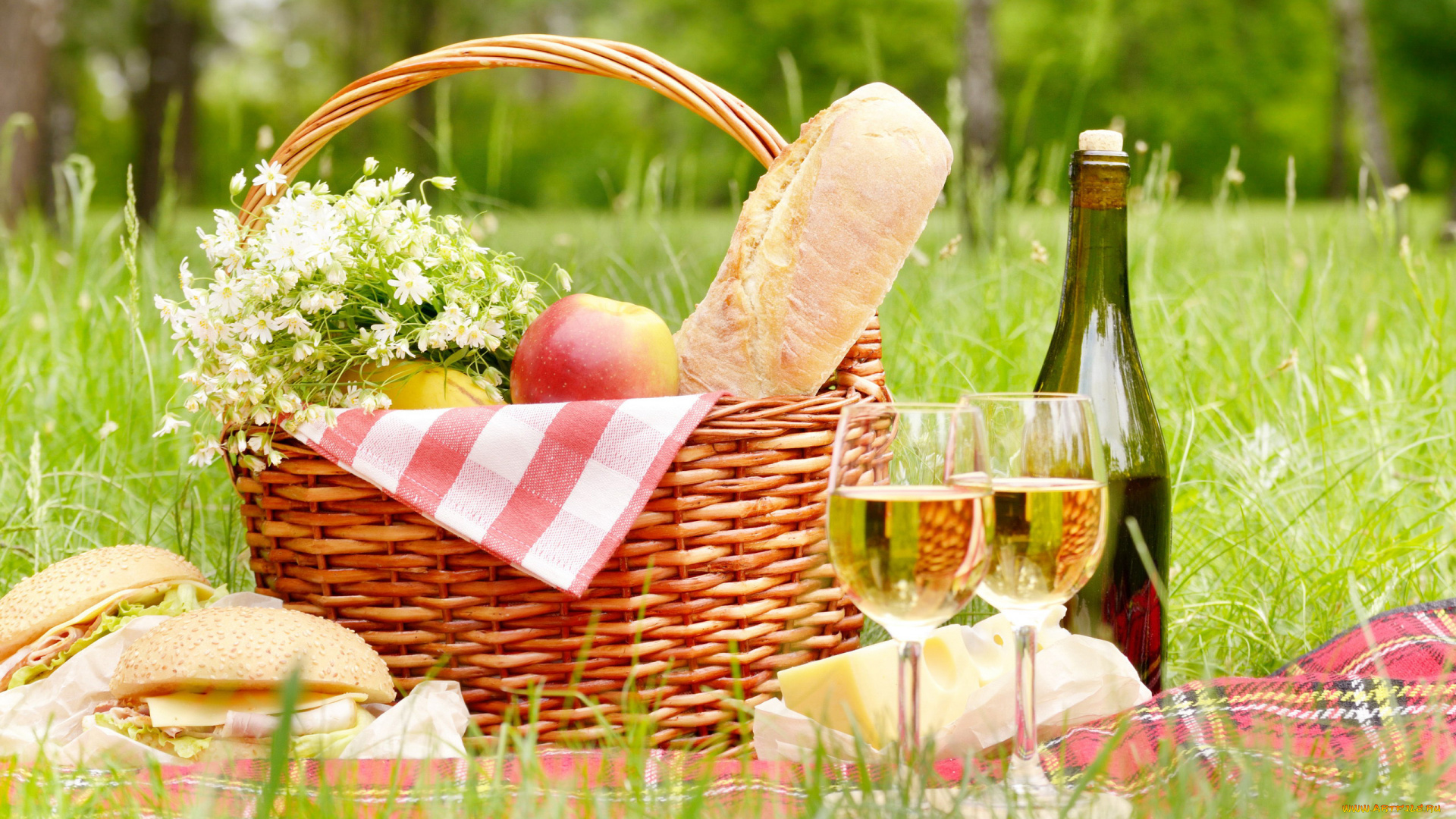 еда, разное, пикник, корзинка, вино, яблоки, бокалы, гамбургеры
