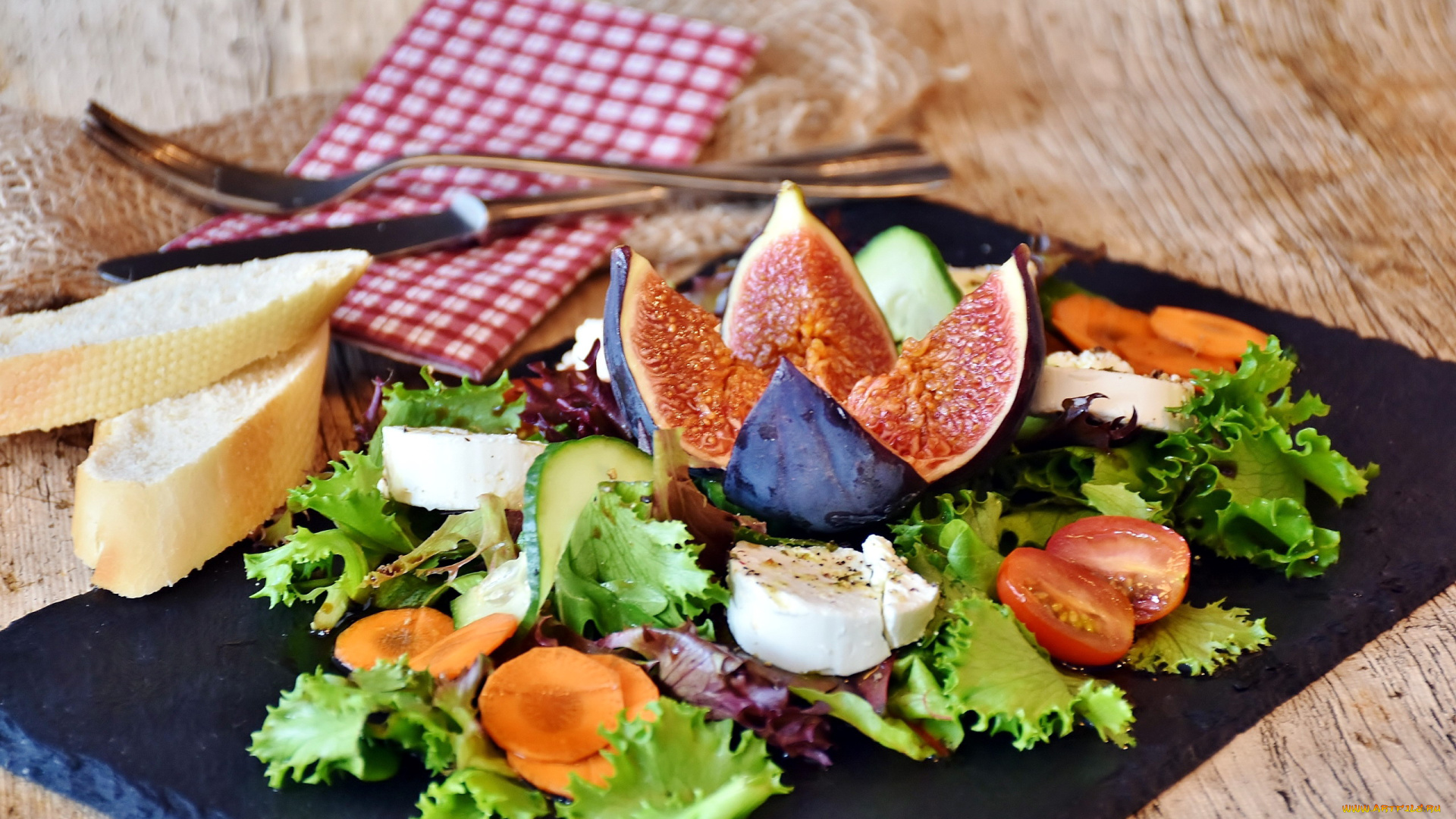 еда, салаты, , закуски, помидоры, морковь, салат, инжир