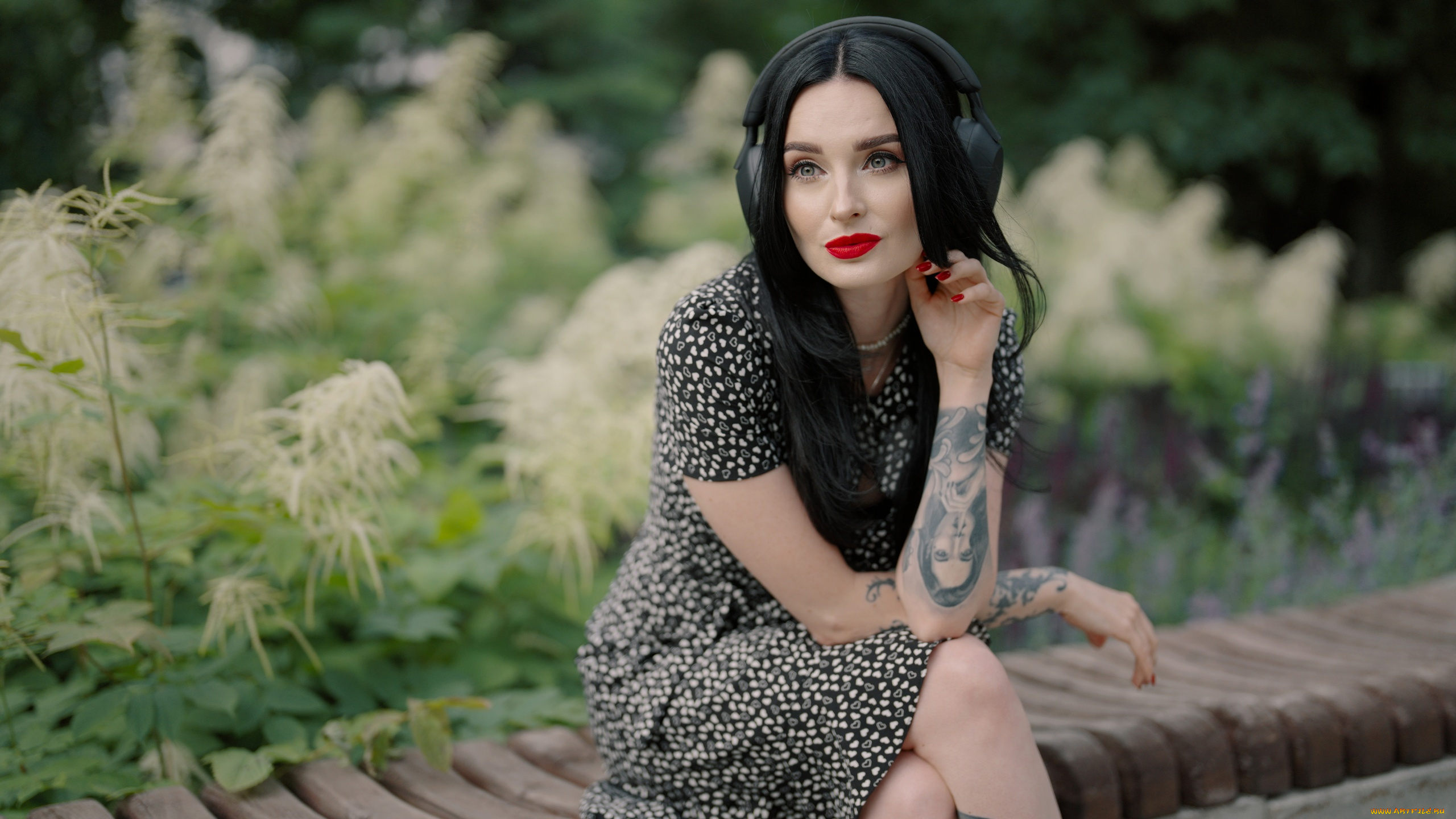 девушка, -, girl, девушки, -, брюнетки, , шатенки, девушка, женщина, брюнетка, темноволосая, сексуальная, модель, звезда, позирует, разная, обувь, верхняя, стильная, одежда, нижнее, эротическое, бельё, трусы, лифчик, колготки, чулки, аксессуары, макияж, и, множество, элементов, на, фотографии