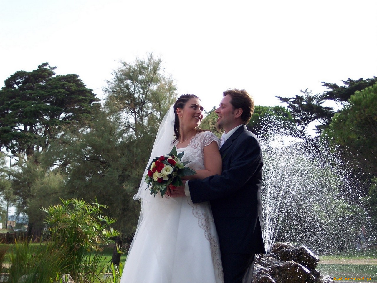 разное, мужчина, женщина, жених, невеста, фонтан, букет, свадьба, деревья