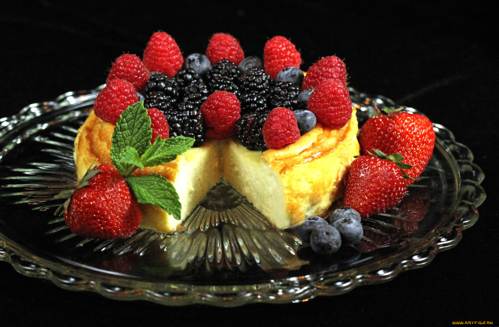 еда, пирожные, кексы, печенье, чизкейк, малина, клубника, голубика, ежевика, мята