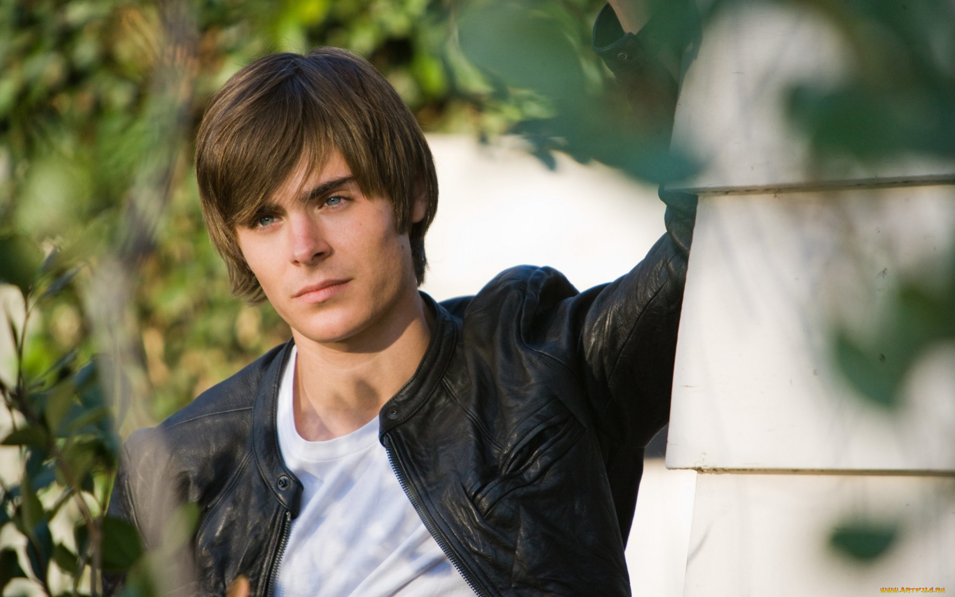 мужчины, zac, efron, надпись, взгляд, волосы, лицо, мужчина, actor, парень, зак, эфрон, актер, zac, efron