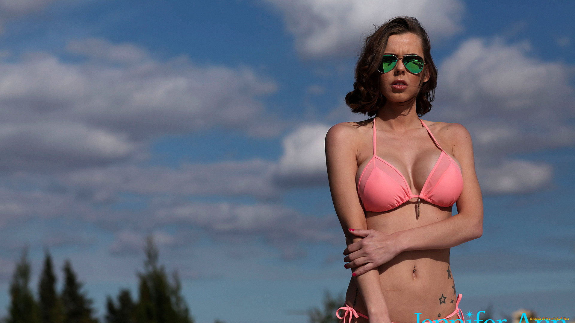 девушки, jennifer, ann, взгляд, пальмы, бюстгальтер, бюст, грудь, jennifer, ann, фон, брюнетка, очки, девушка