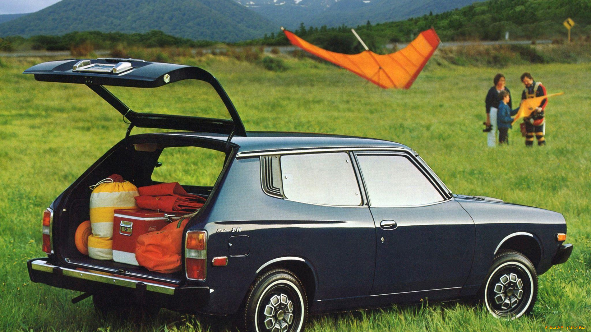 автомобили, nissan, datsun, датсан, темный, багаж, семья, горы, дельтаплан