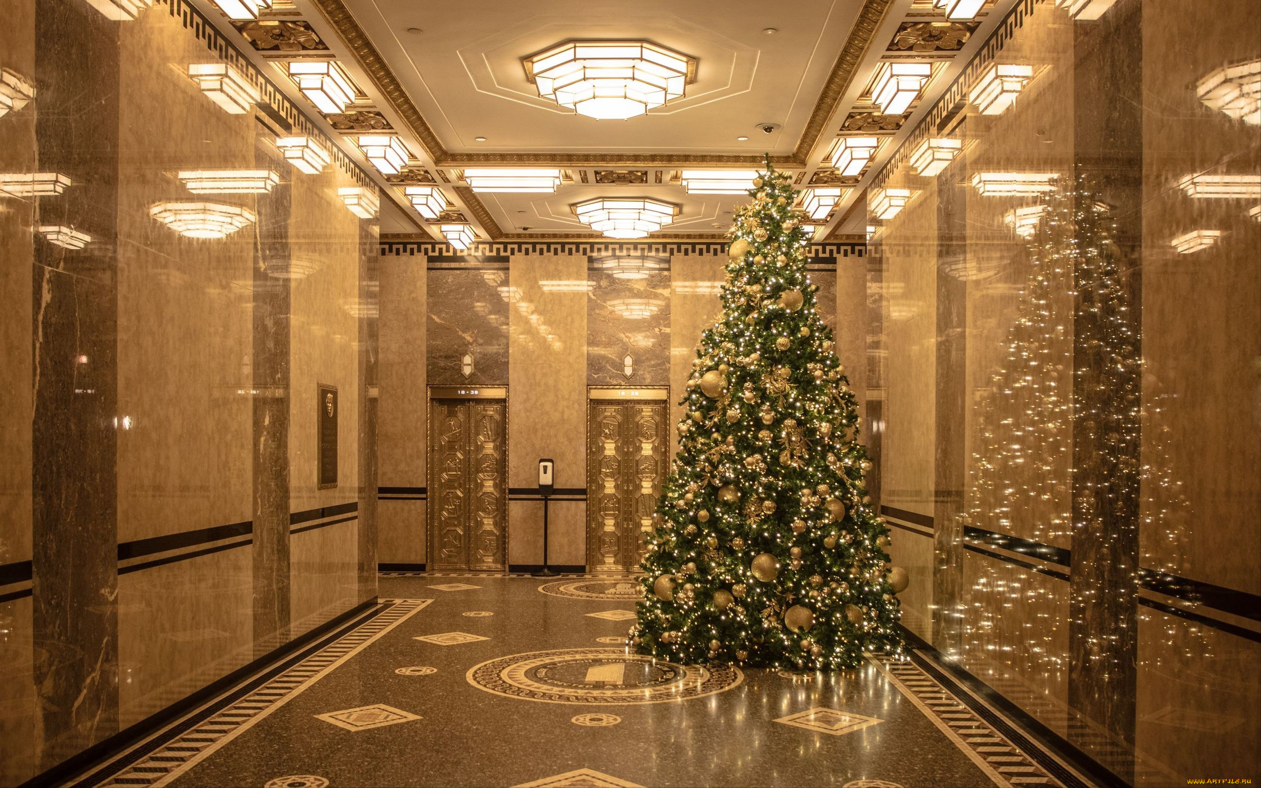 праздничные, ёлки, фойе, елка, шарики, гирлянды