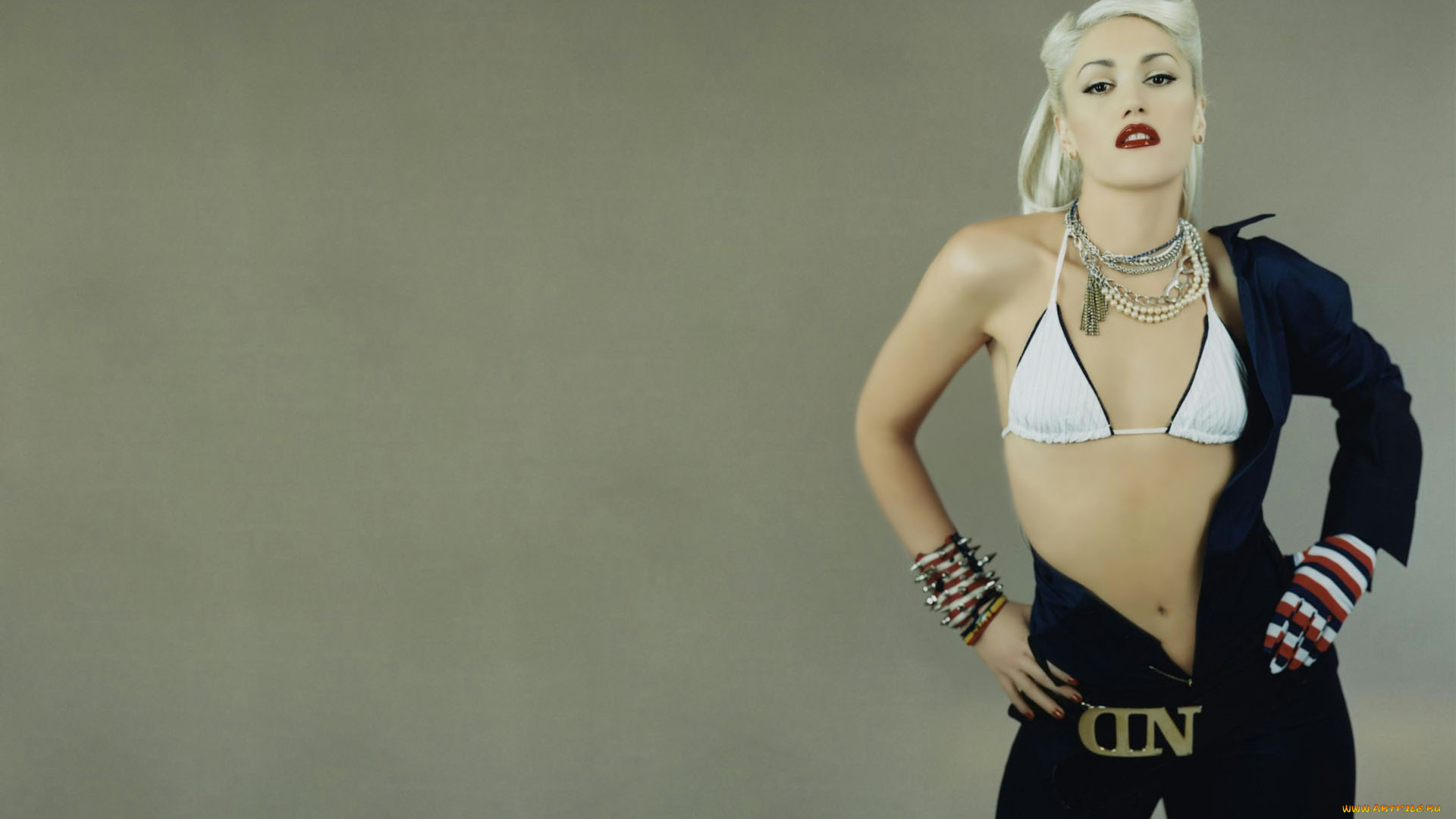 музыка, gwen, stefani, браслеты, комбинезон, перчатка, бусы