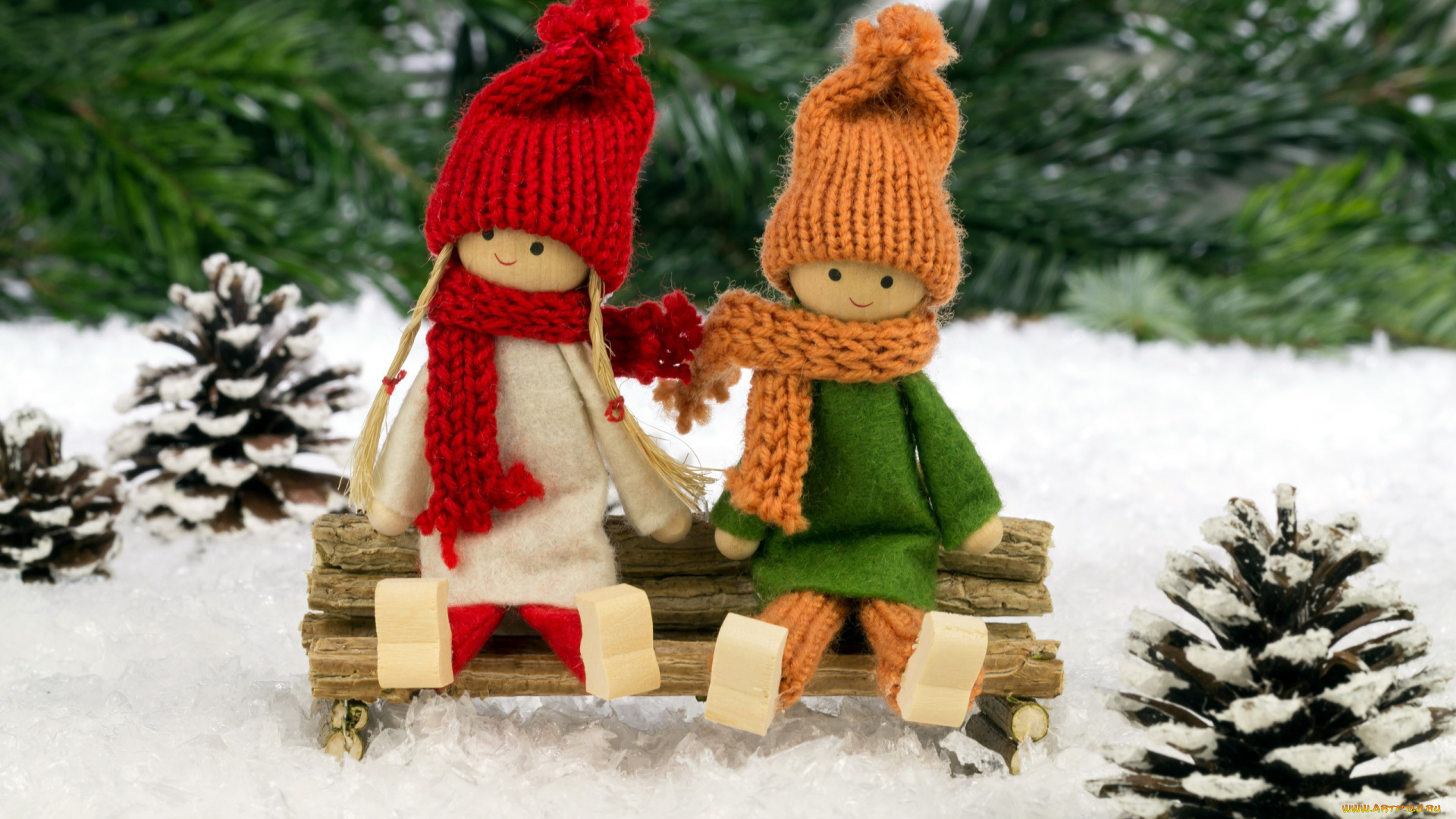 праздничные, мягкие, игрушки, куколки, скамеечка, снег, шишки, ветки