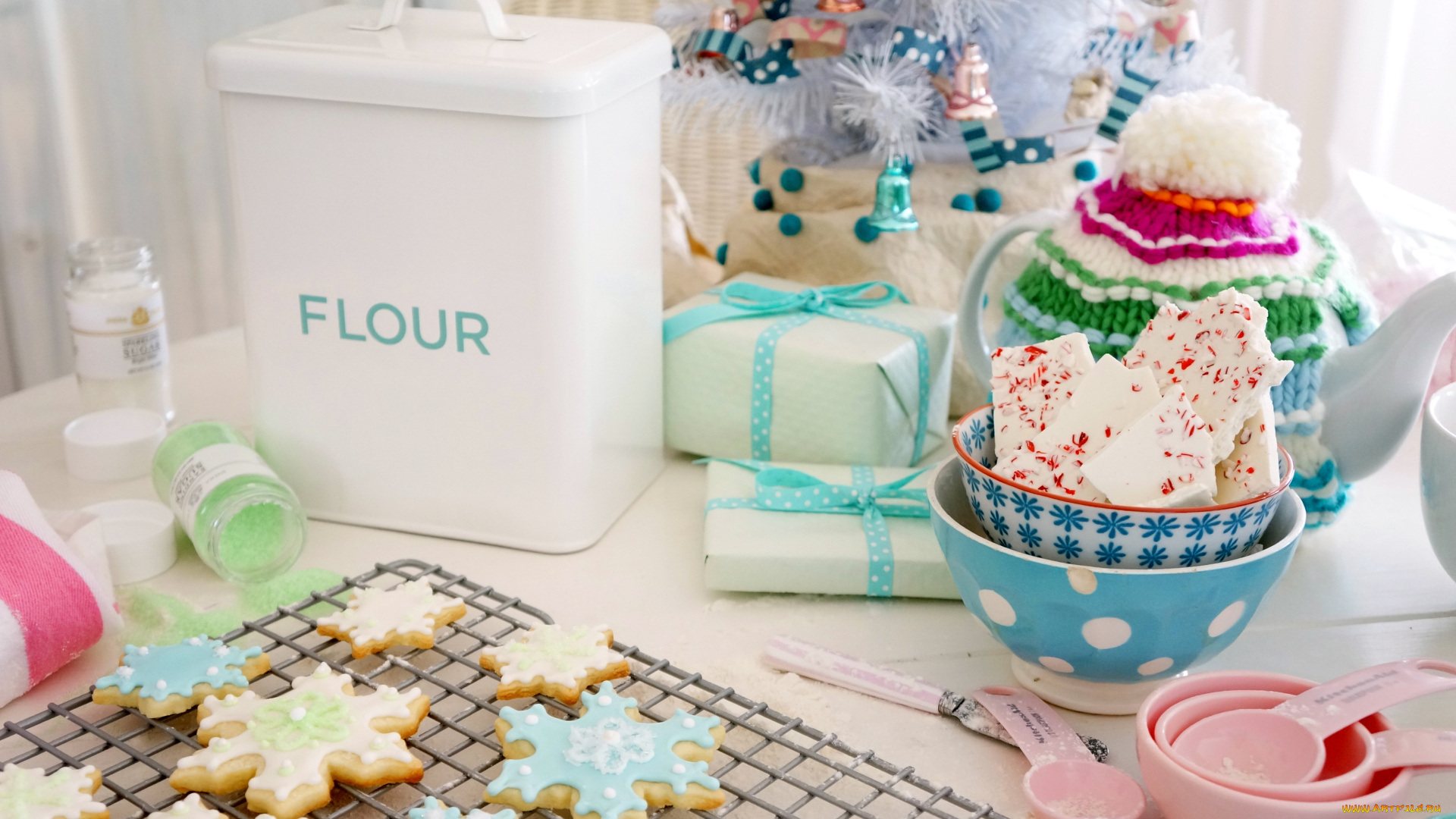 праздничные, угощения, печенье, мука, подарки, елка