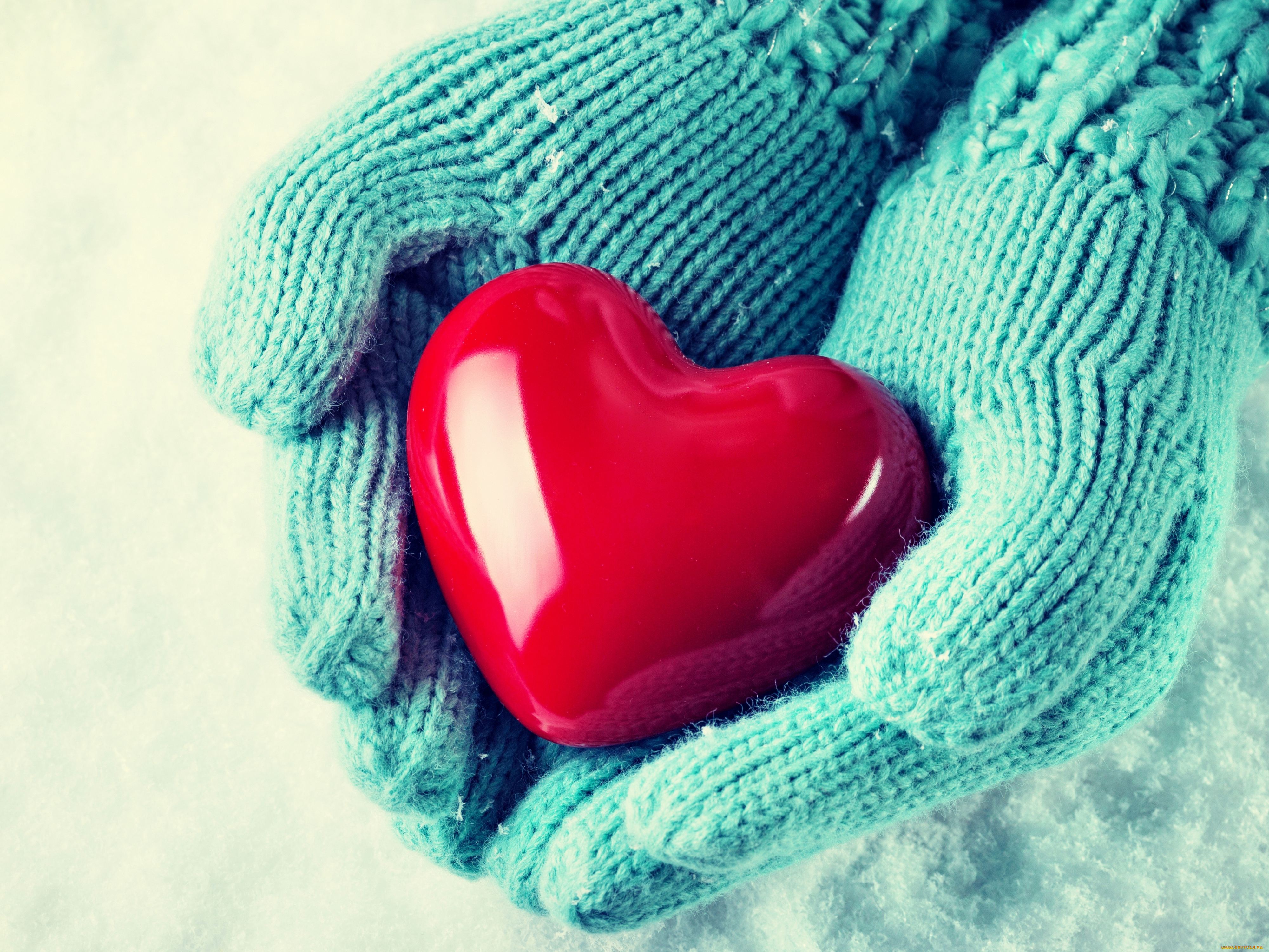 праздничные, день, святого, валентина, , сердечки, , любовь, сердце, снег, руки, варежки, зима, любовь