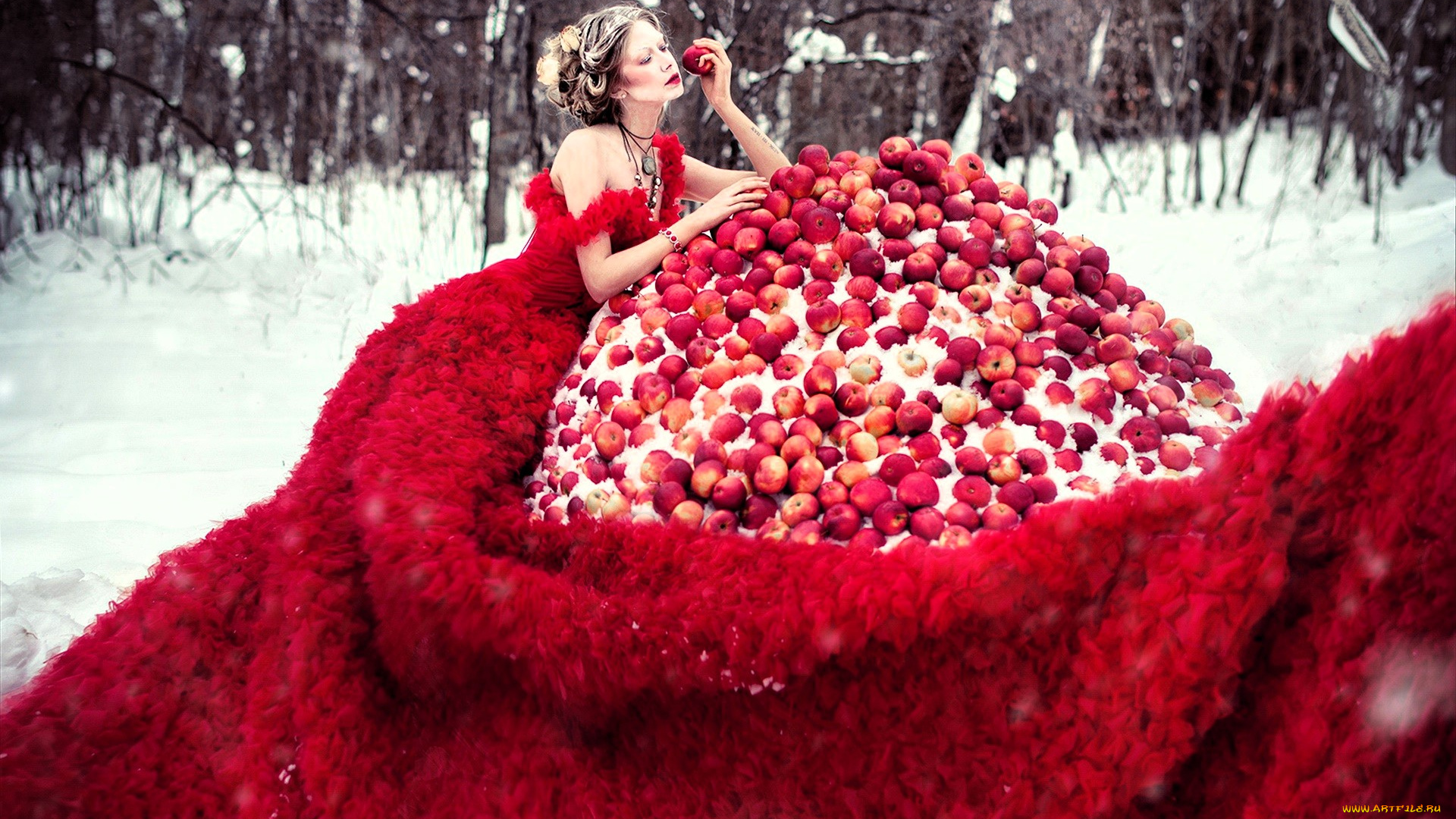 девушки, -, креатив, , косплей, блондинка, платье, ком, яблоки, снег, зима, лес