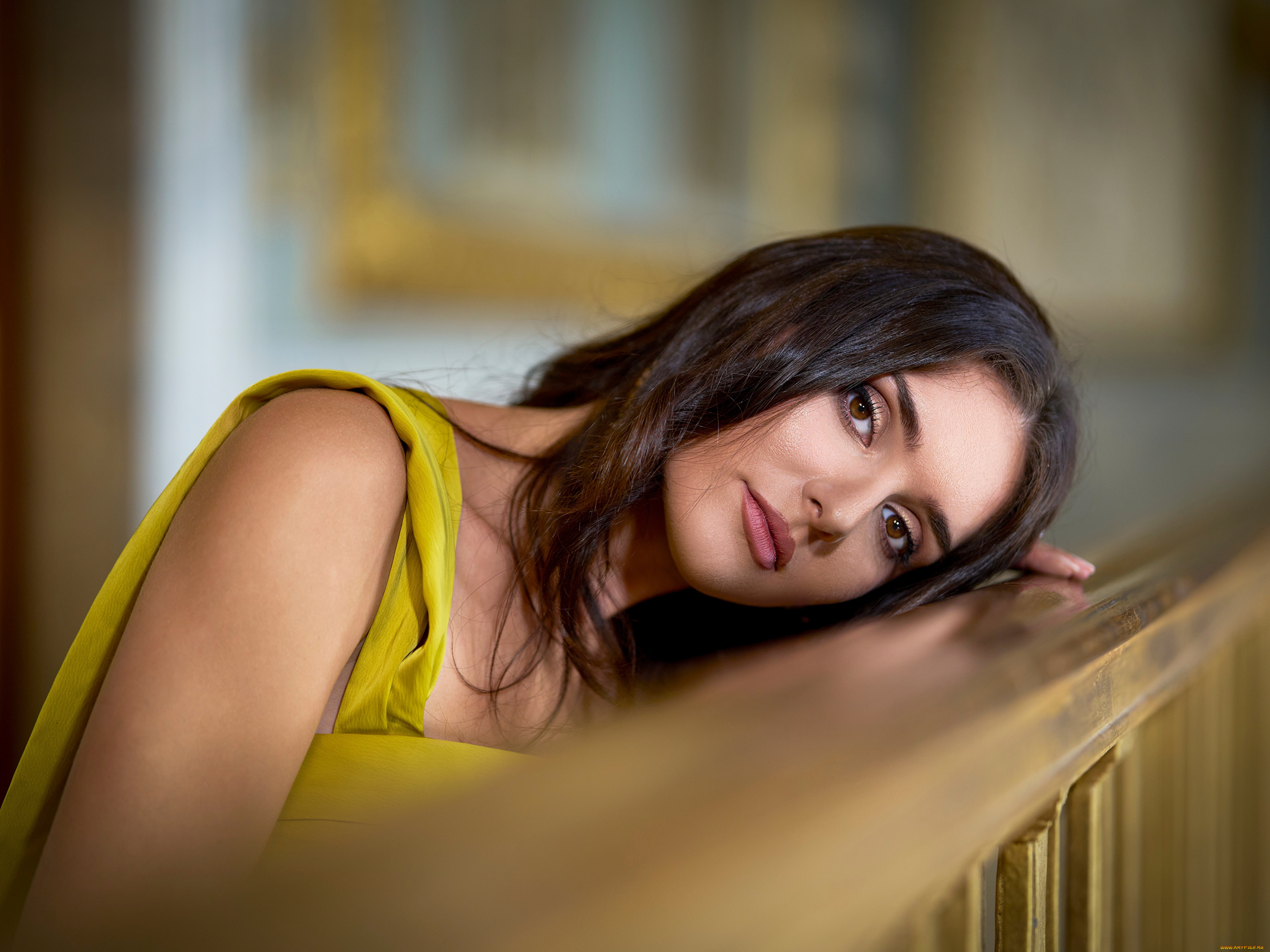 сексуальная, девушка, девушки, -, лица, , портреты, девушка, женщина, шатенка, темноволосая, сексуальная, модель, звезда, позирует, разная, обувь, верхняя, стильная, одежда, нижнее, эротическое, бельё, трусы, лифчик, колготки, чулки, аксессуары, макияж, и, множество, элементов, на, фотографии