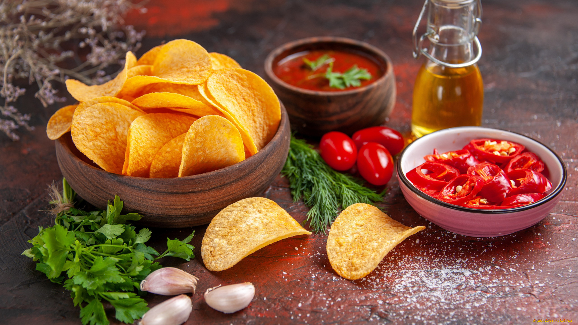 еда, чипсы, , картофель, фри, чеснок, петрушка, соль, соус, помидоры, перец