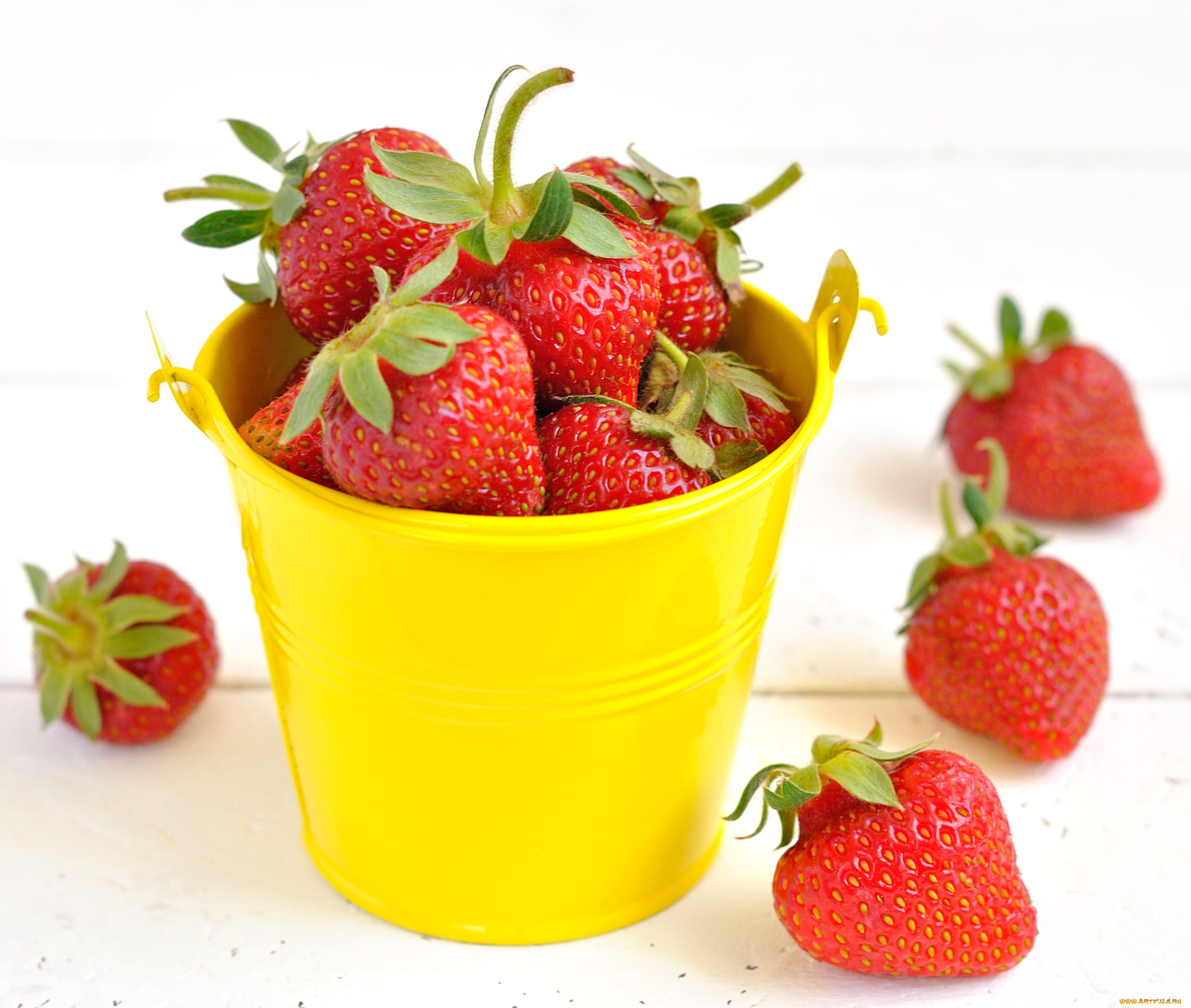 еда, клубника, земляника, ведёрко, ягоды