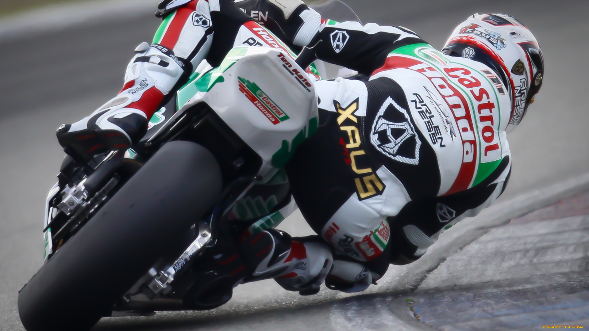 спорт, мотоспорт, вираж, байк, шлем, экипировка, гонщиц