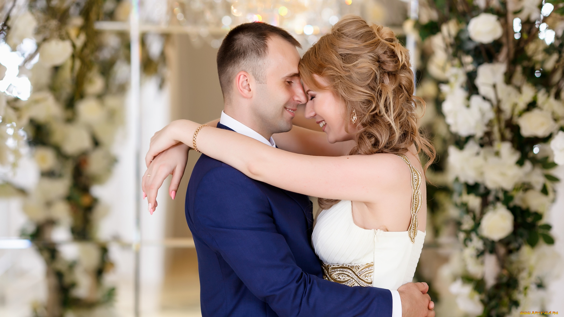 разное, мужчина, женщина, цветы, объятия, радость, жених, невеста, свадьба