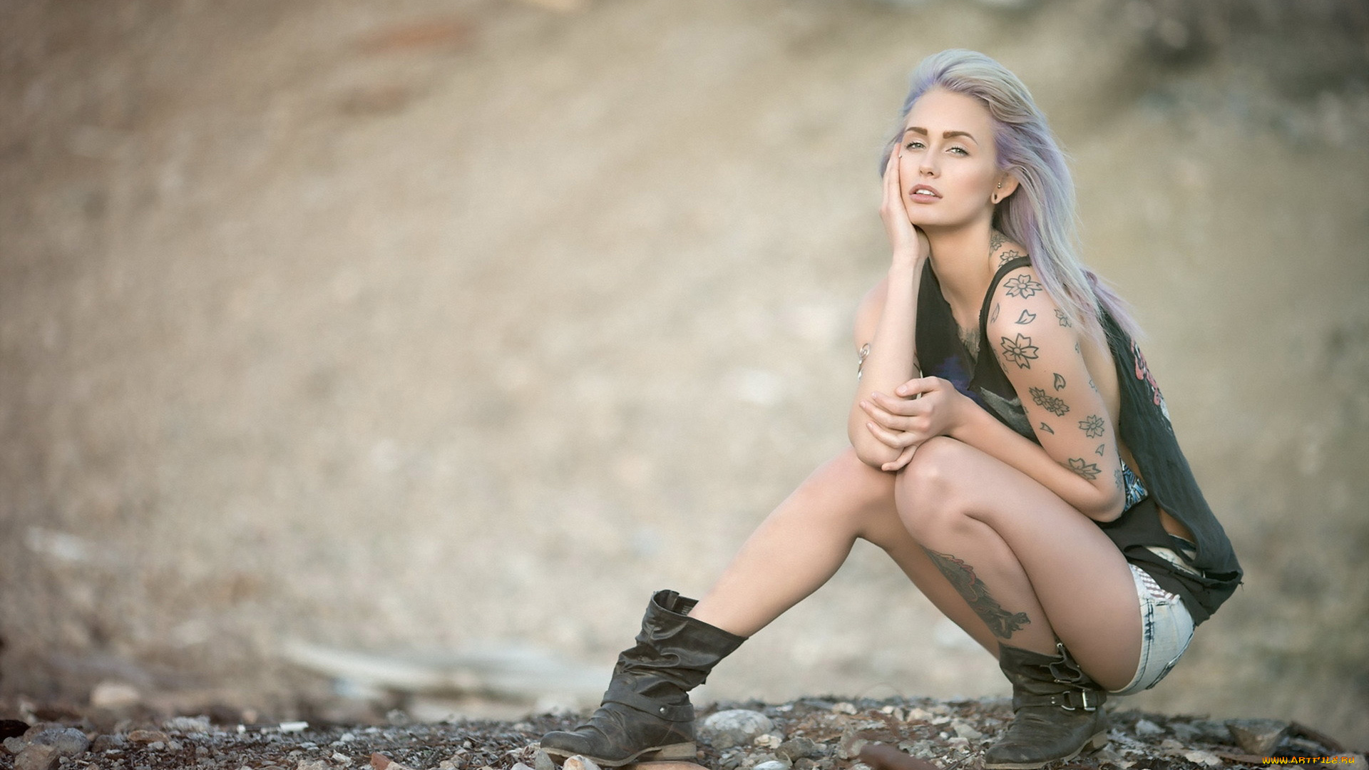 девушки, -, рыжеволосые, и, разноцветные, камни, тату, поза, седые, волосы