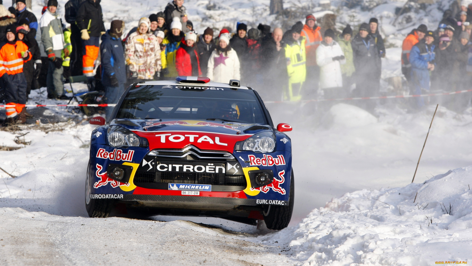 спорт, авторалли, wrc, rally, ds3, citroen, передок, зима, снег, сугроб, скользко, поворот, фанаты, люди, фары, гонка